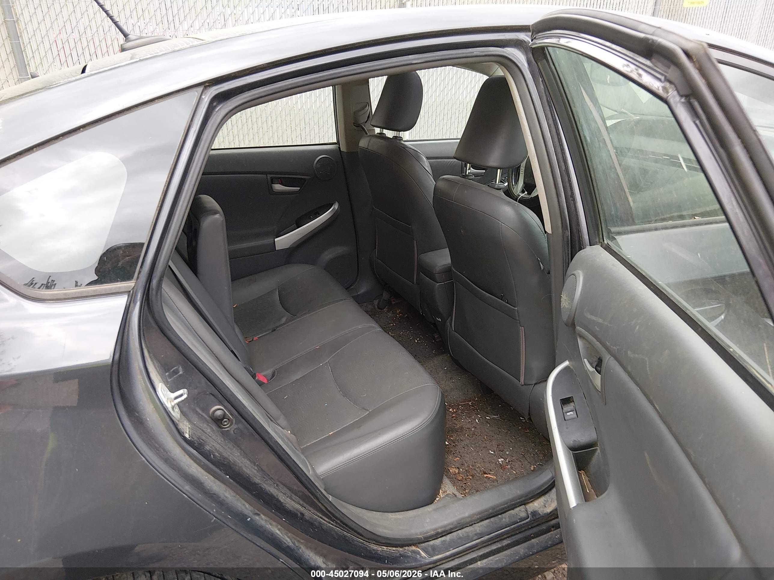 TOYOTA PRIUS image 8