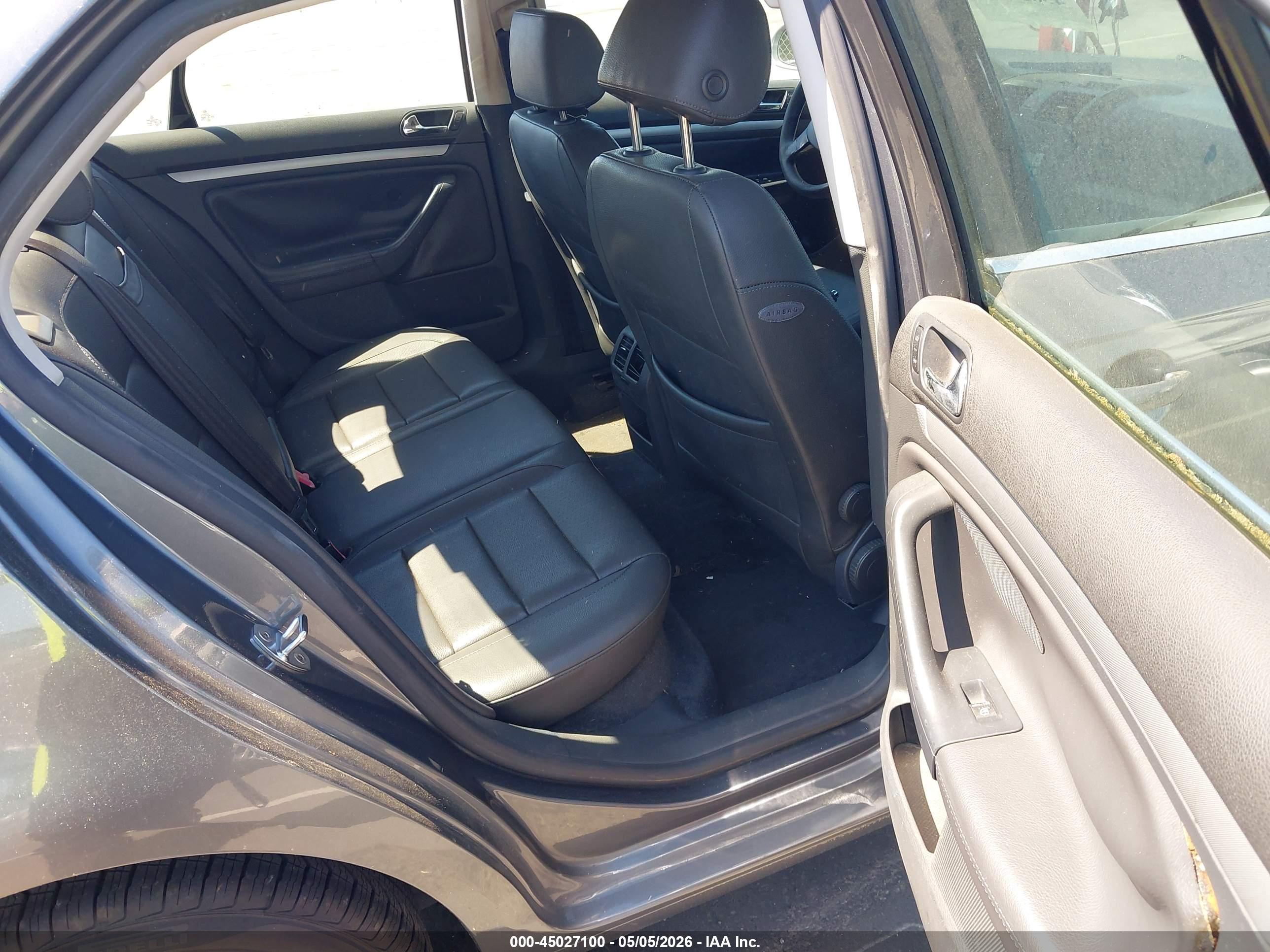 VOLKSWAGEN JETTA image 8