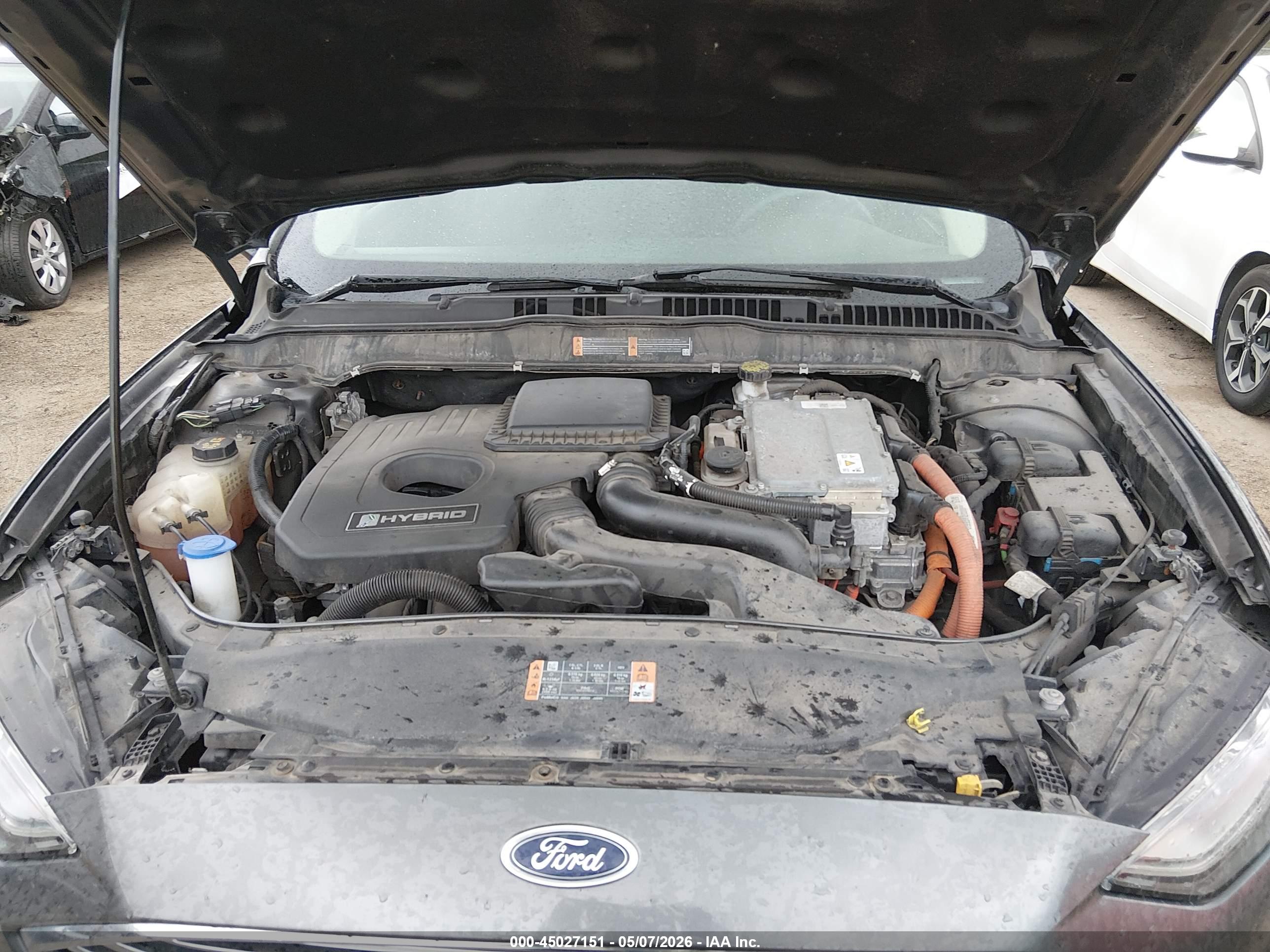 FORD FUSION image 10