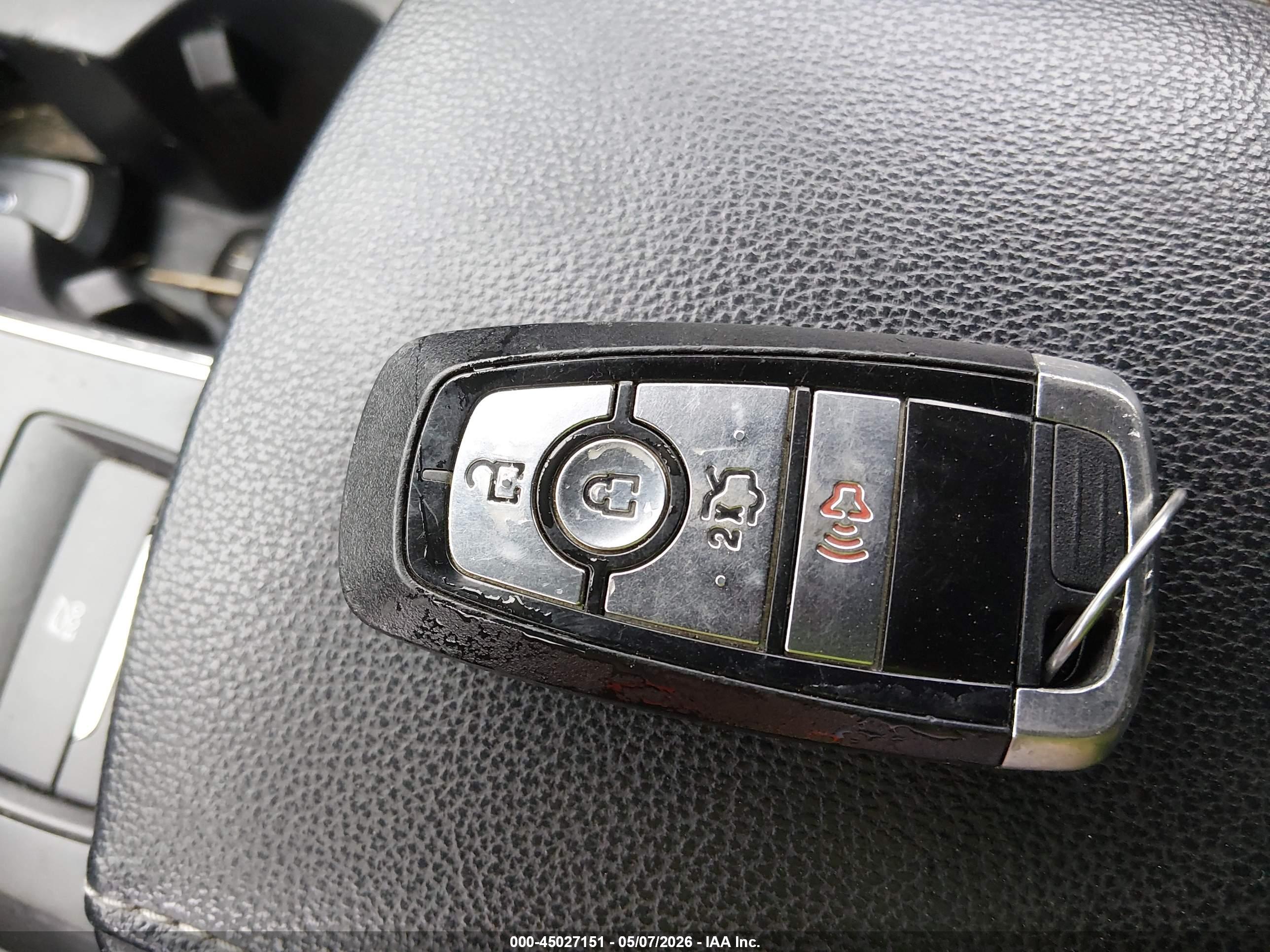 FORD FUSION image 11