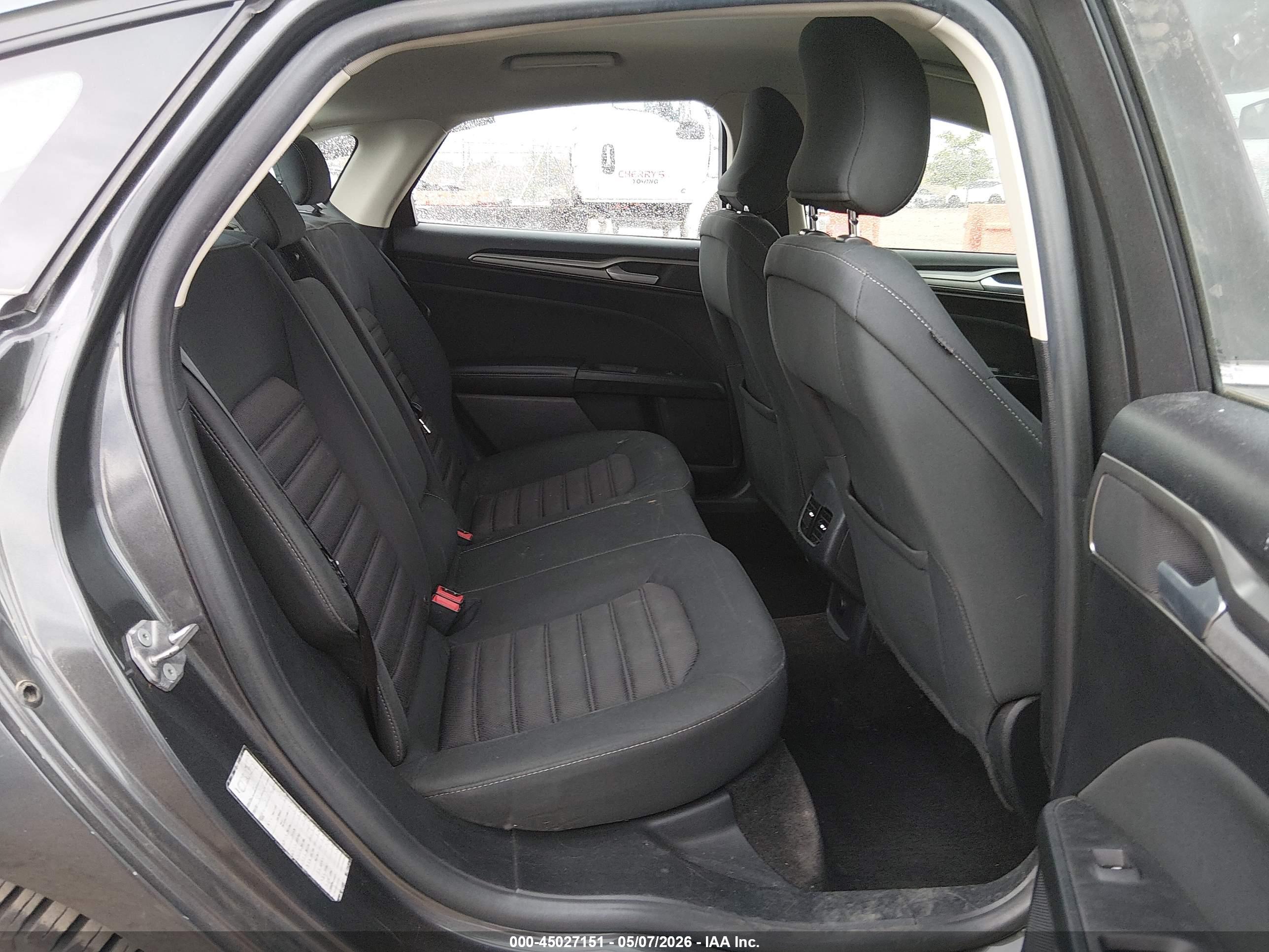 FORD FUSION image 8