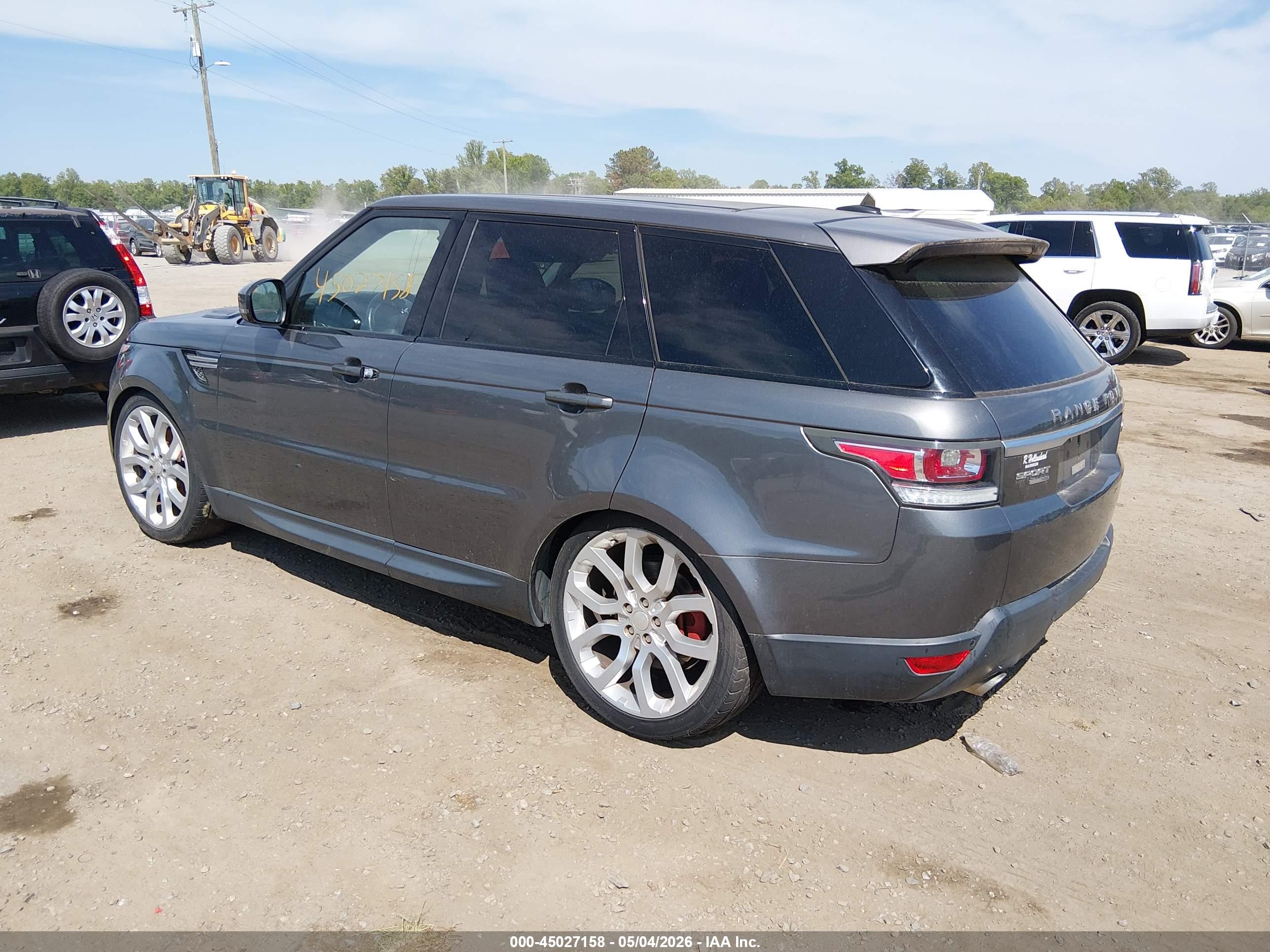 LAND ROVER image 3