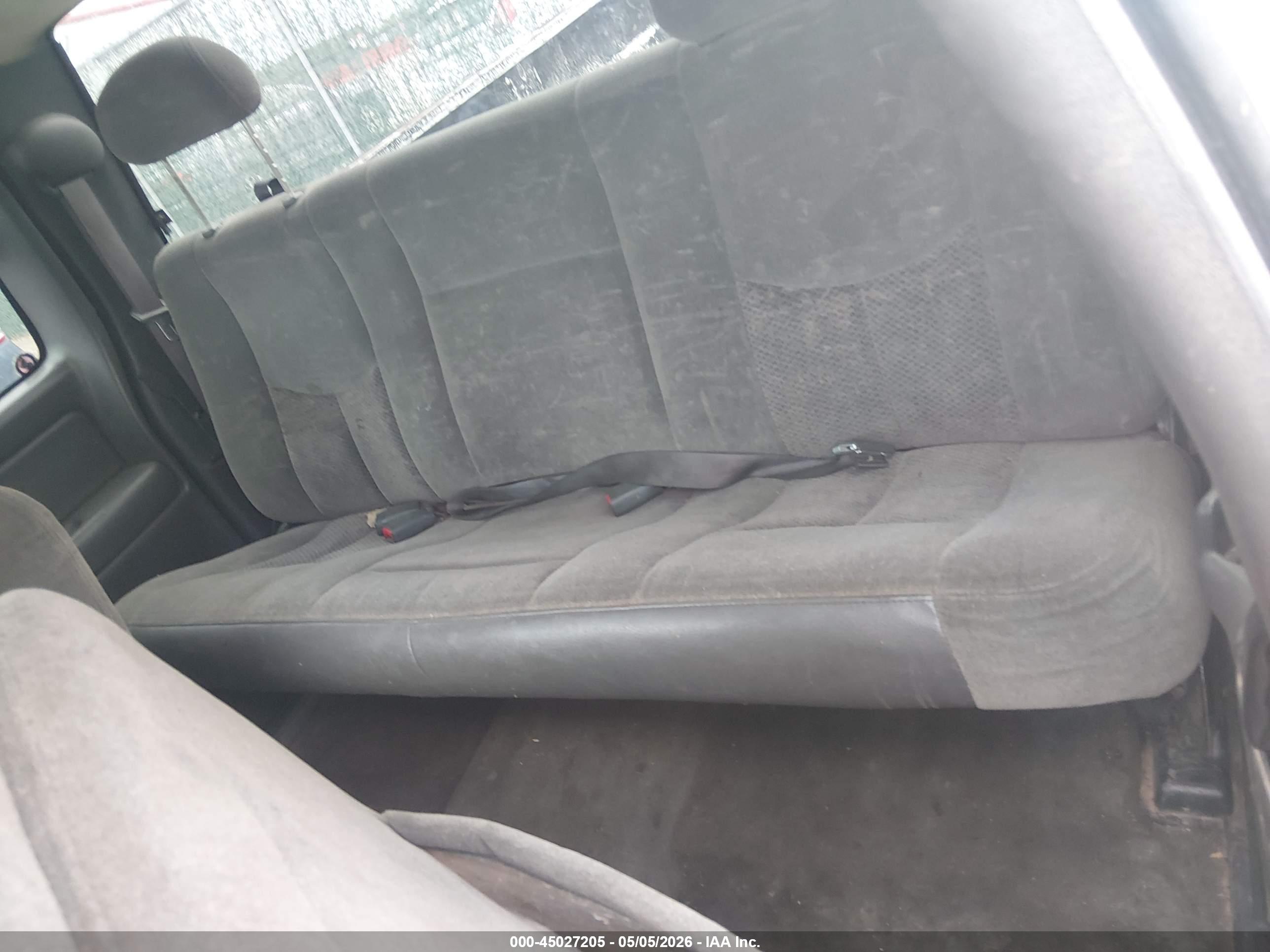CHEVROLET SILVERADO image 8