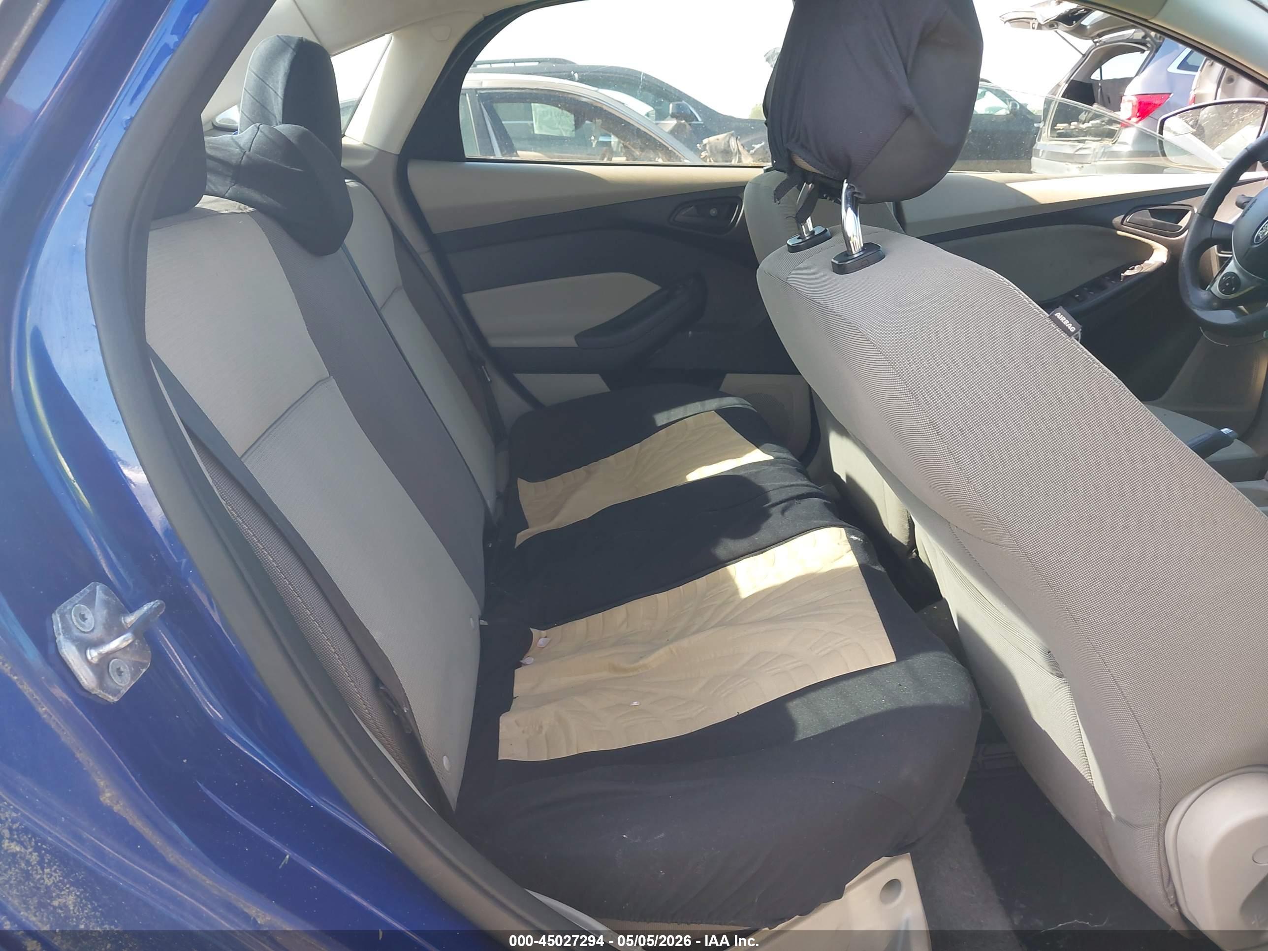 FORD FOCUS image 8