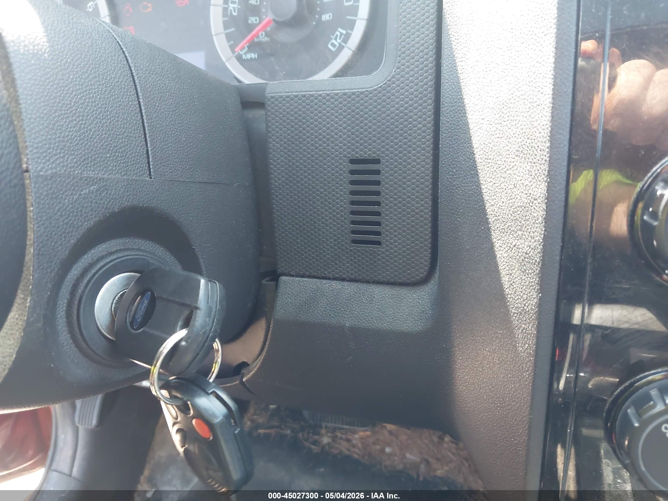 FORD ESCAPE image 11