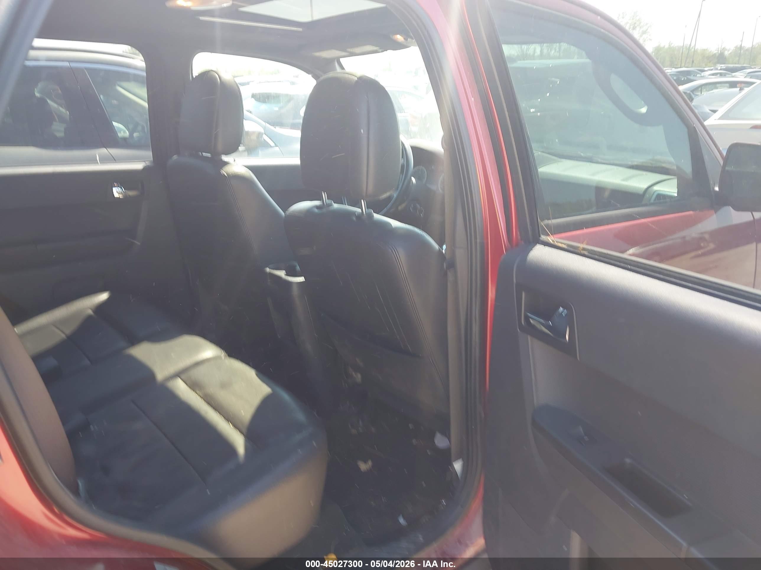 FORD ESCAPE image 8