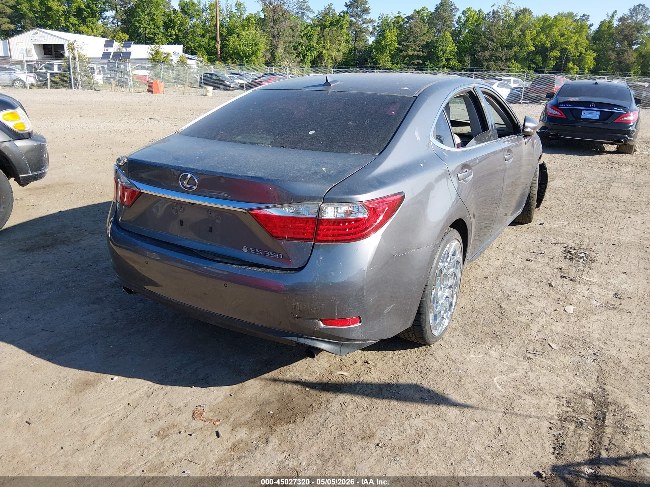LEXUS ES image 4