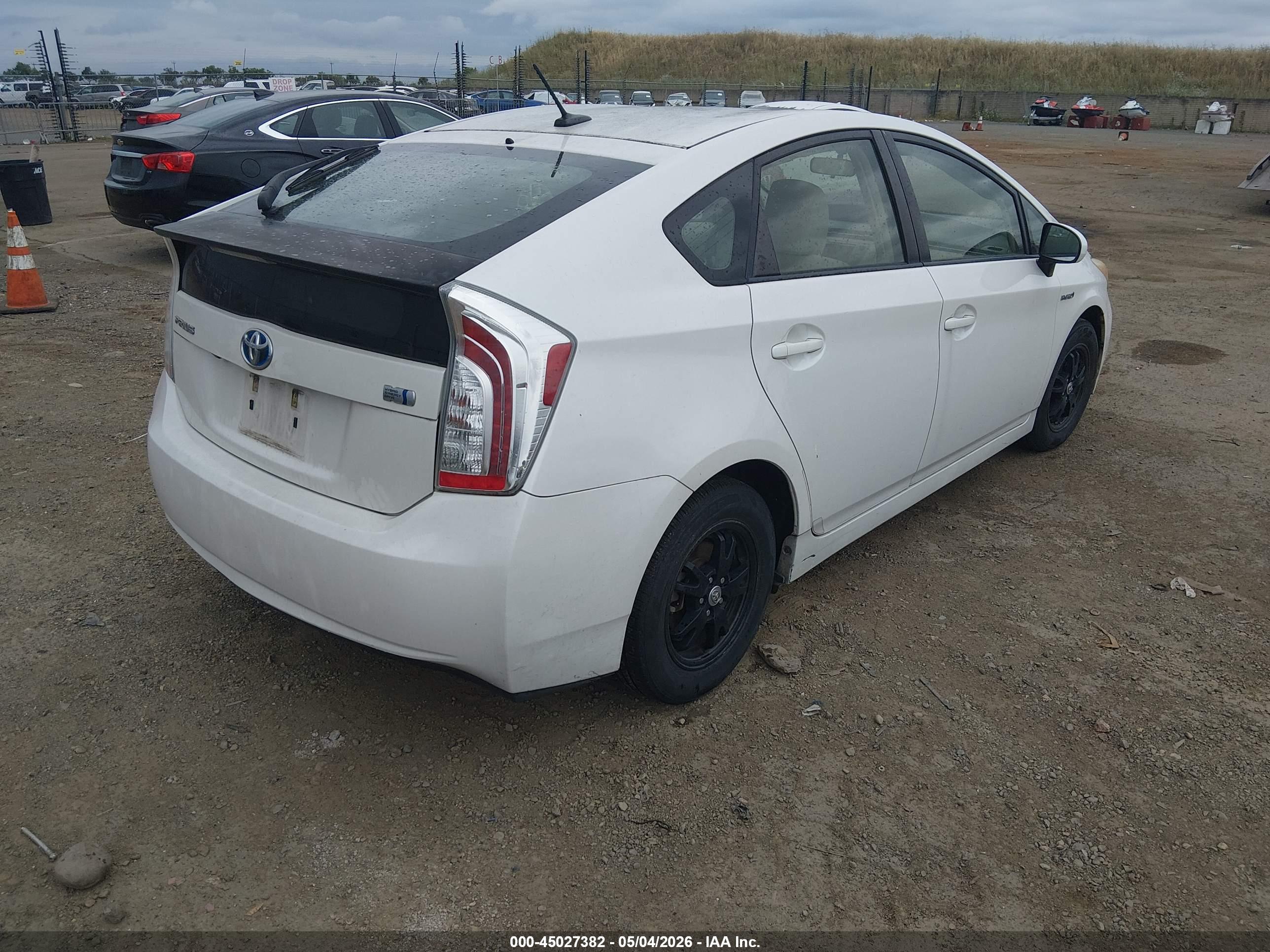 TOYOTA PRIUS image 4