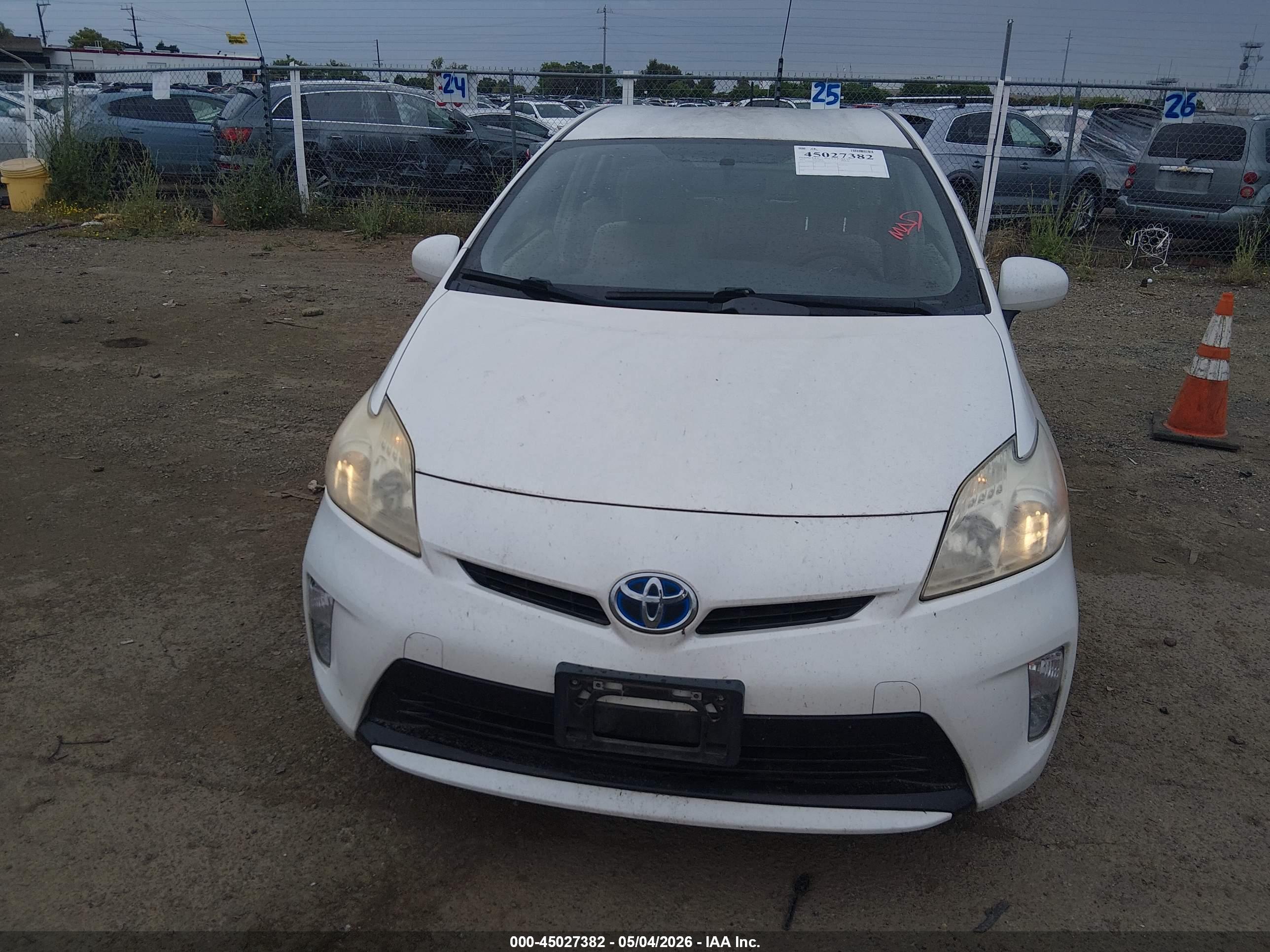 TOYOTA PRIUS image 6