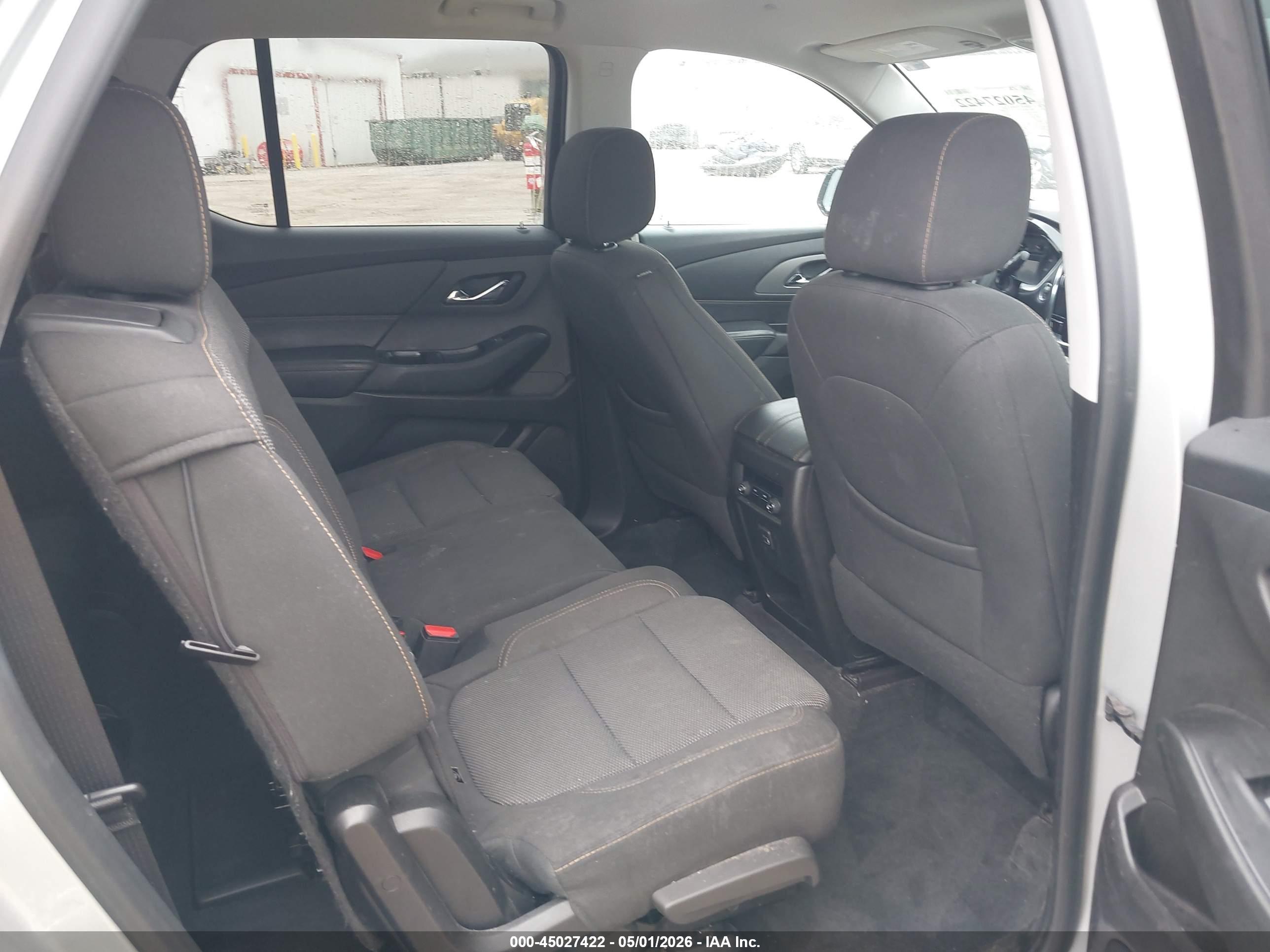CHEVROLET TRAVERSE image 8