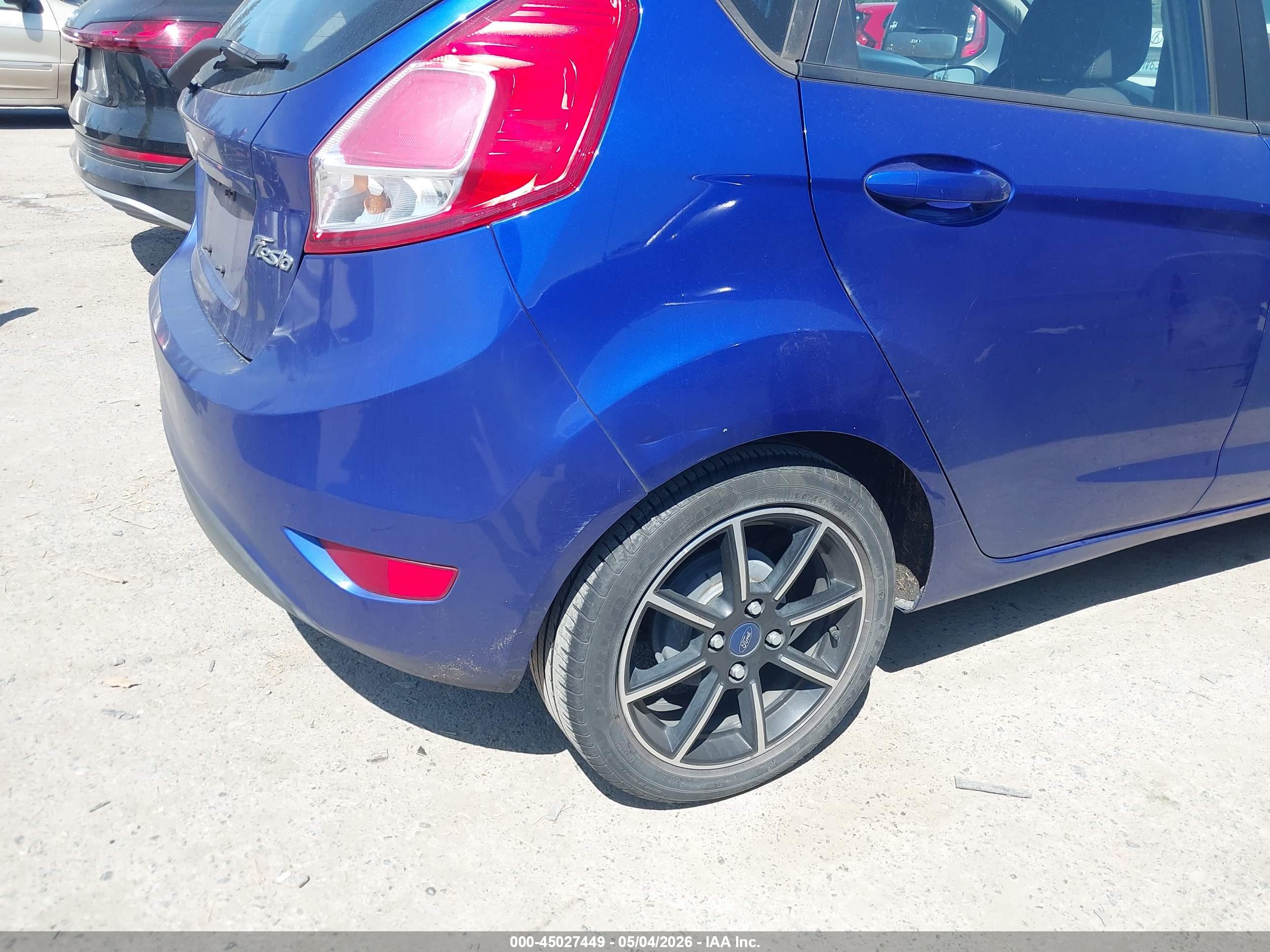 FORD FIESTA image 6