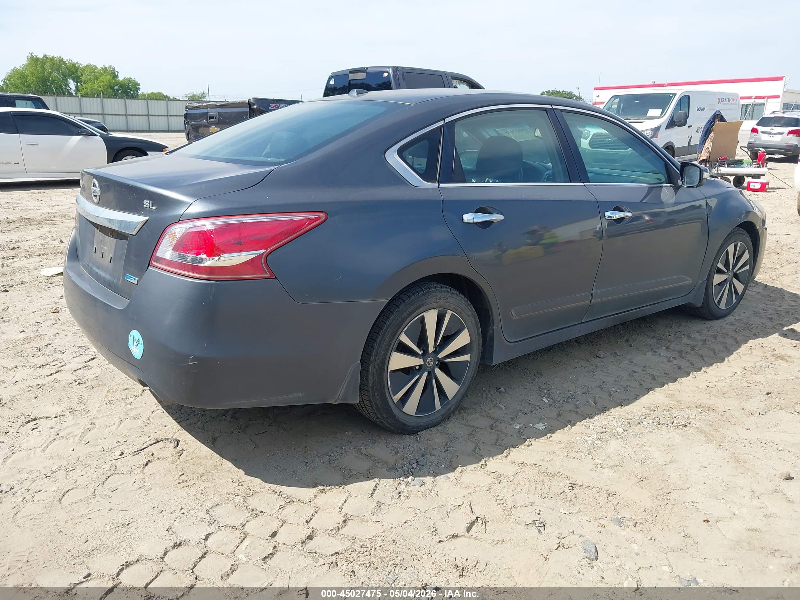 NISSAN ALTIMA image 4