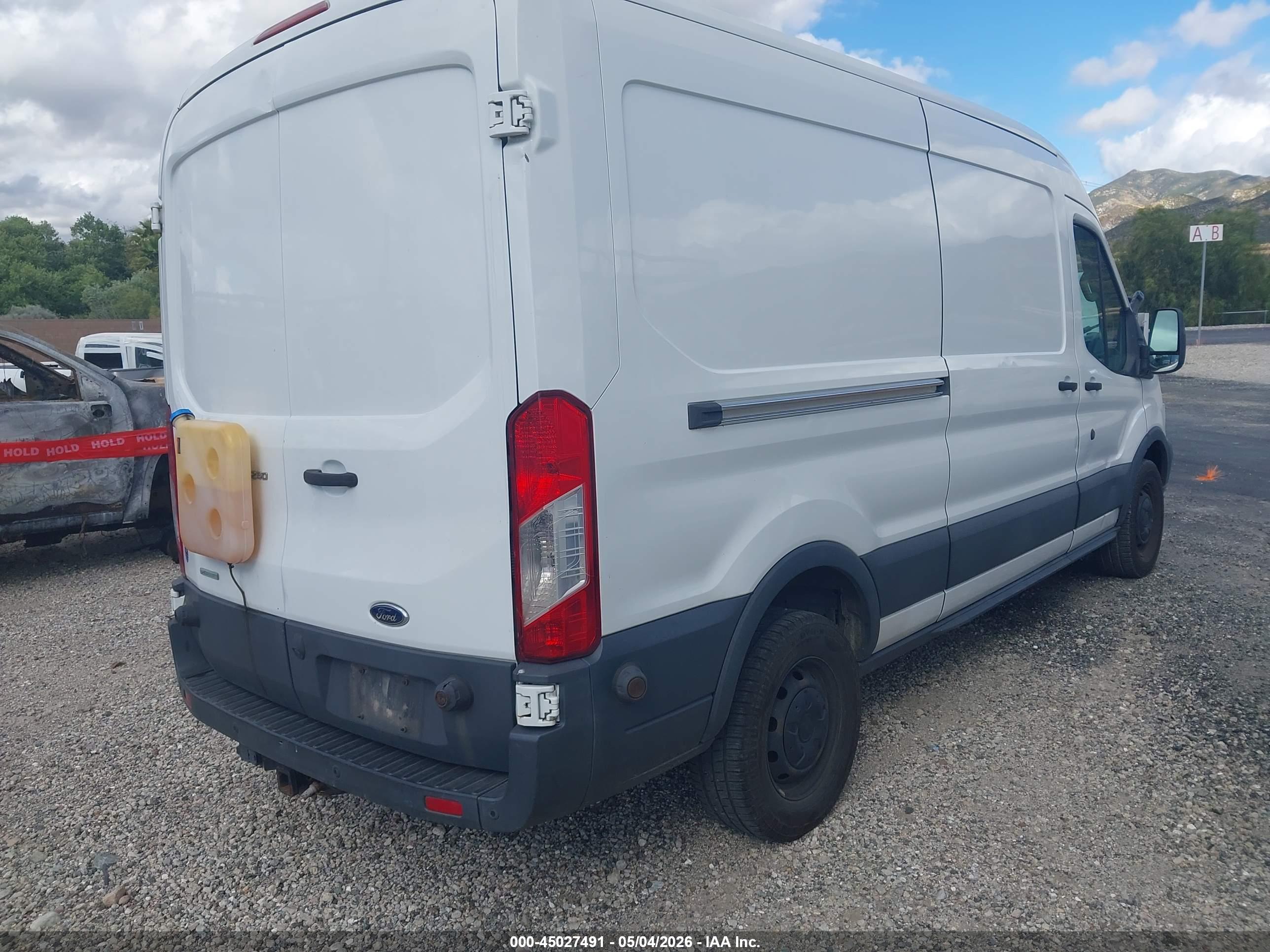 FORD TRANSIT-250 image 4