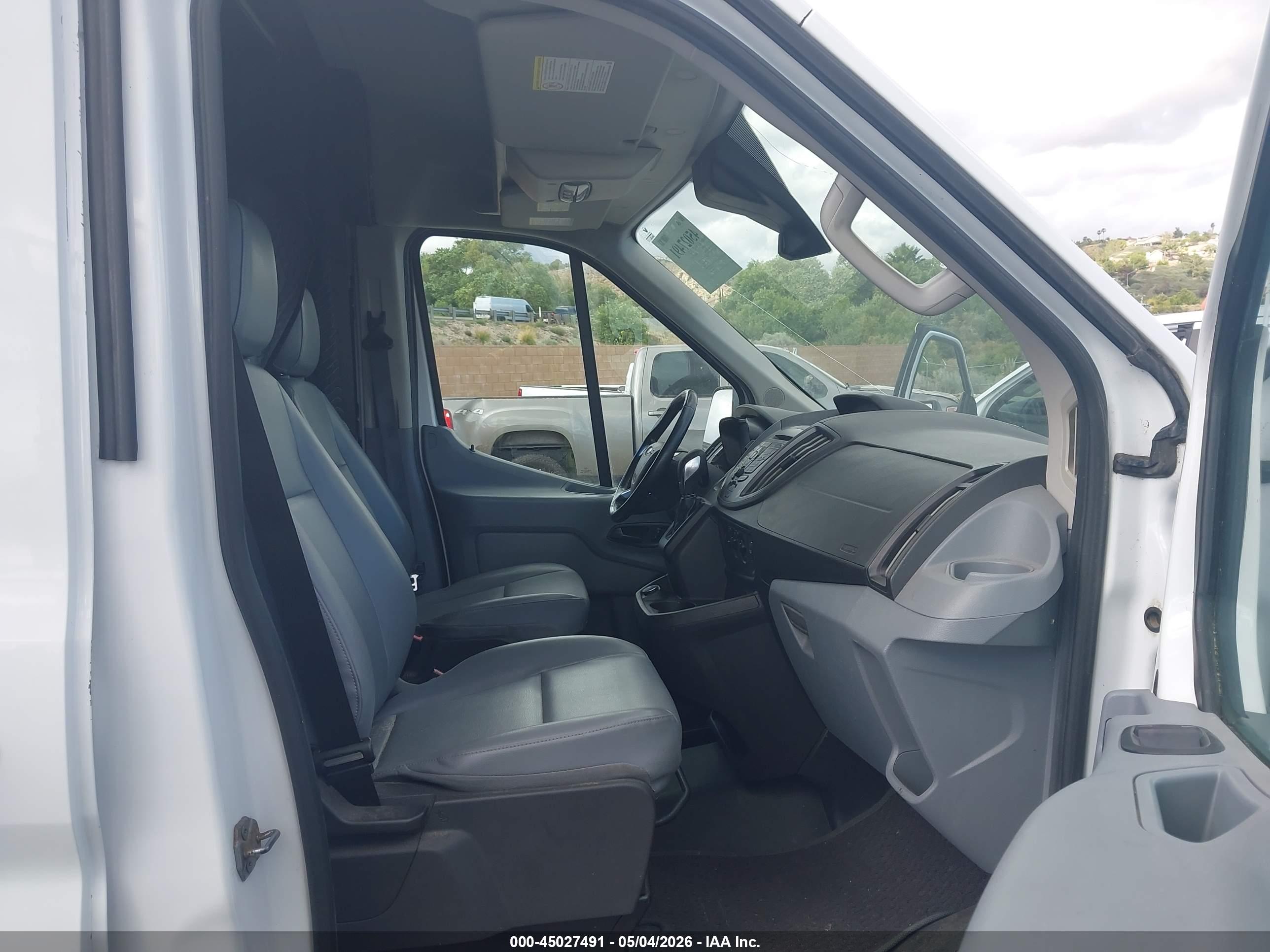 FORD TRANSIT-250 image 5