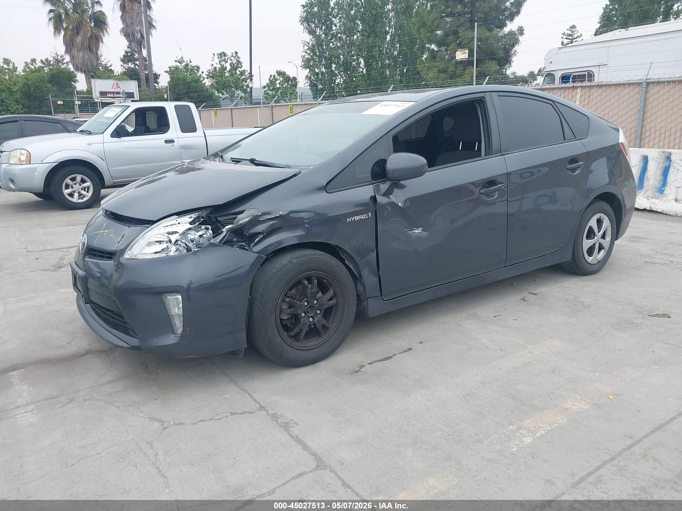 TOYOTA PRIUS image 2