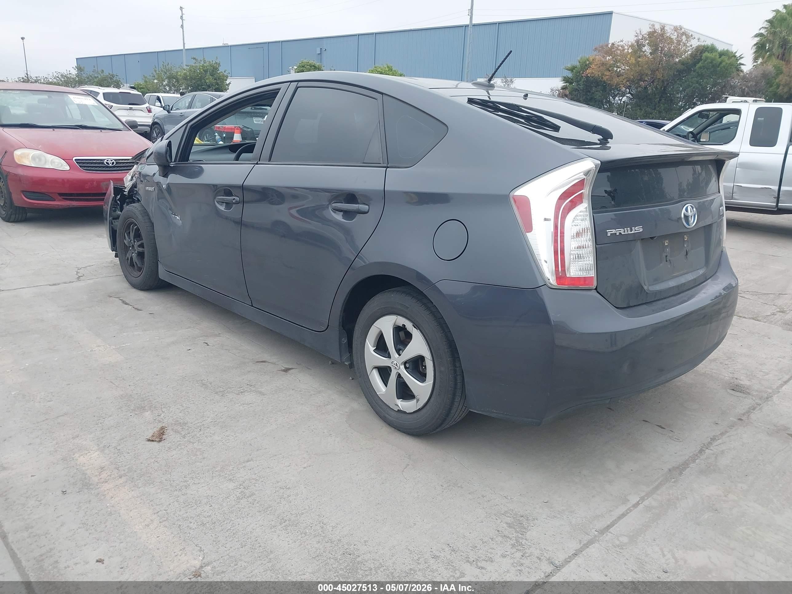 TOYOTA PRIUS image 3