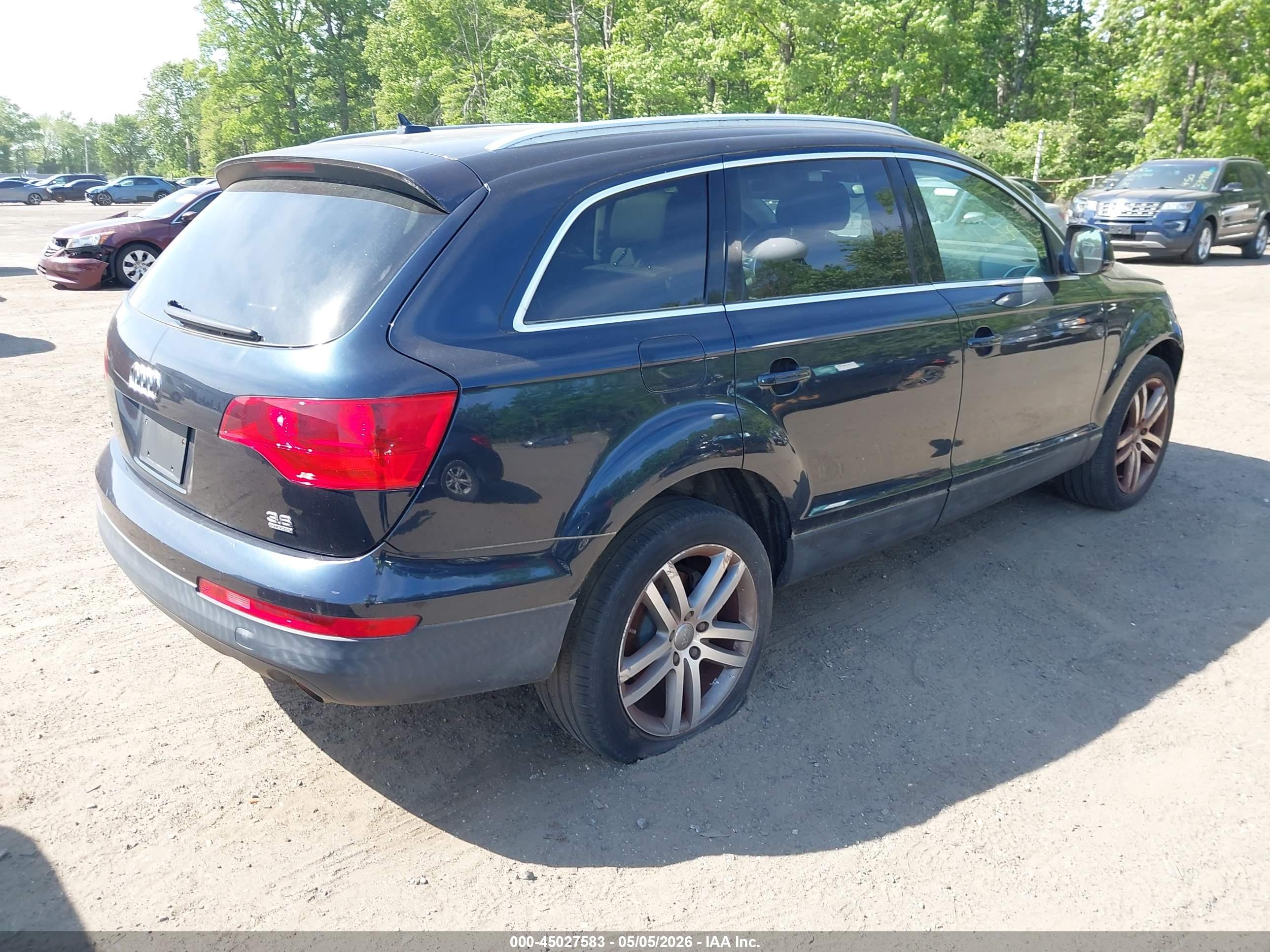 AUDI Q7 image 4