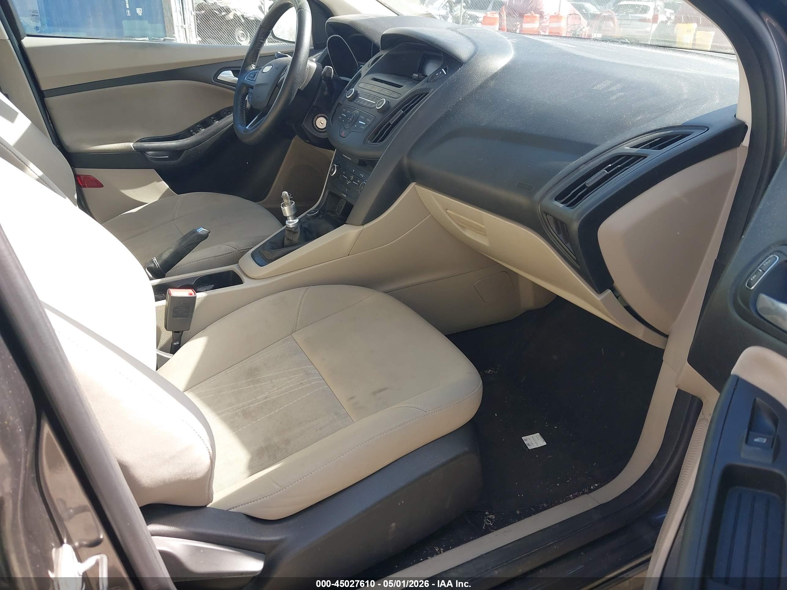 FORD FOCUS image 5
