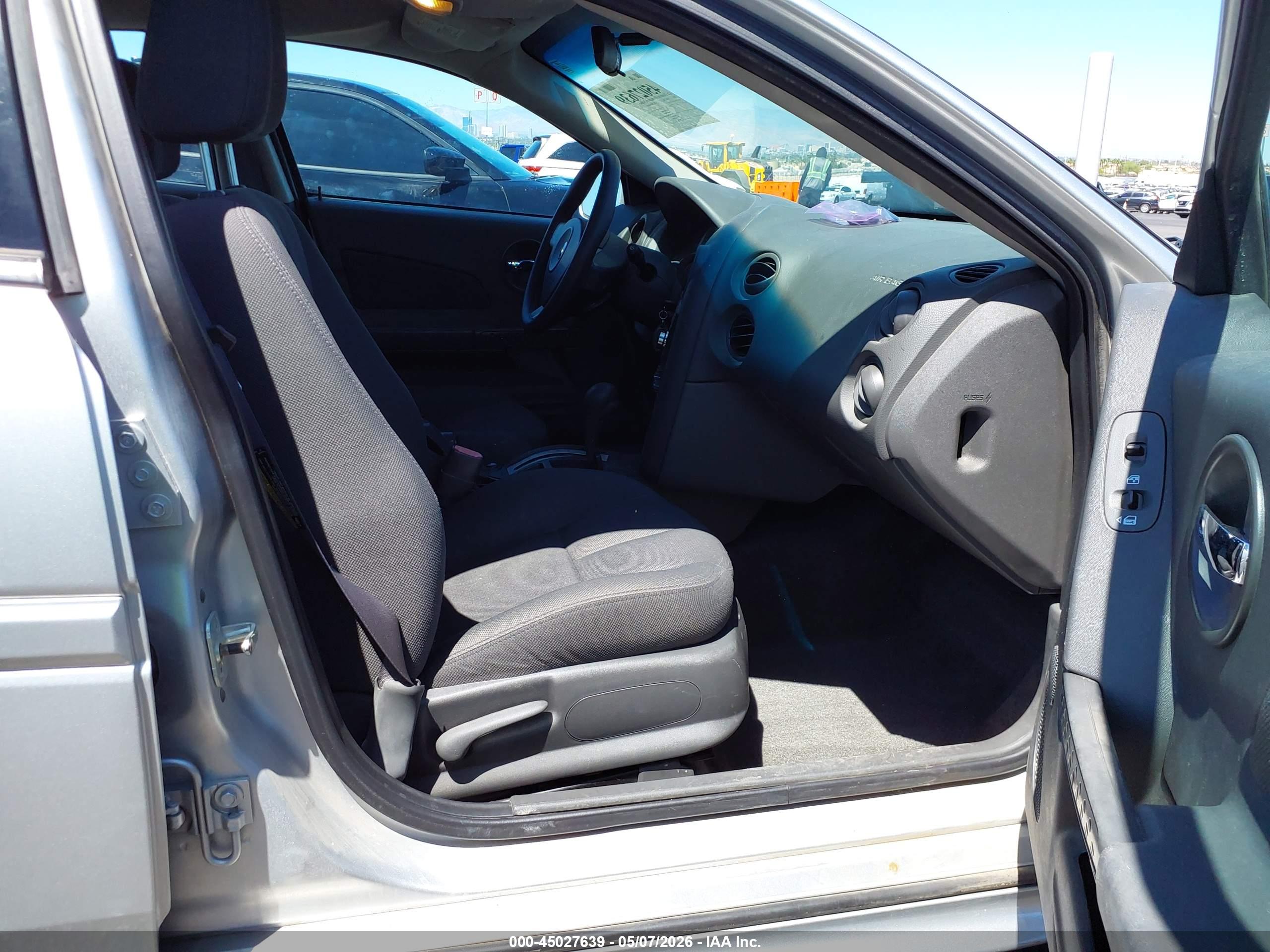 PONTIAC GRAND image 5