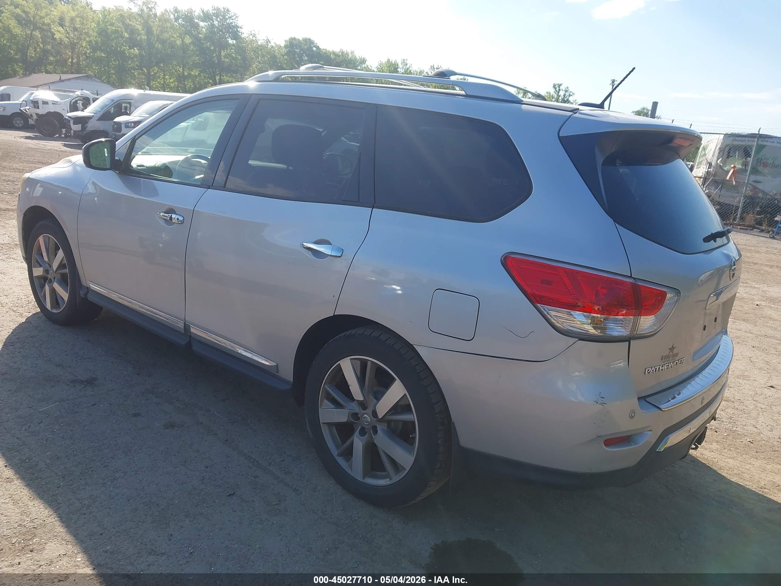 NISSAN PATHFINDER image 3