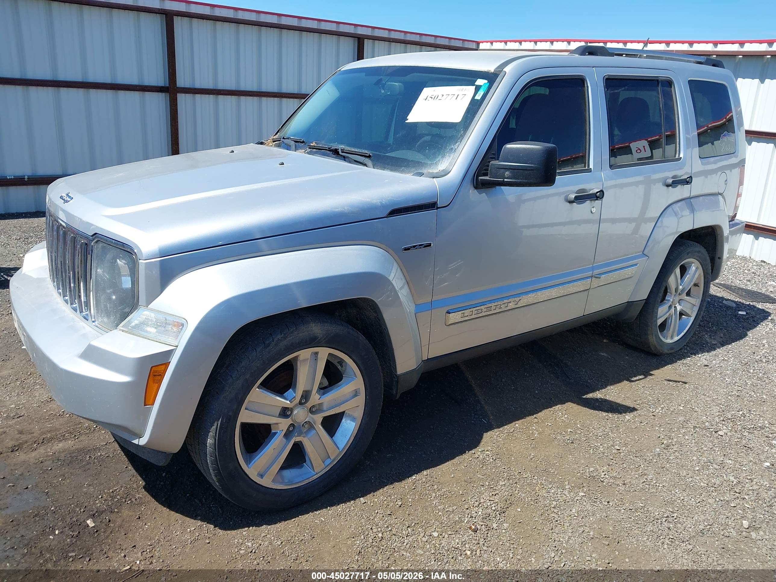 JEEP LIBERTY image 2