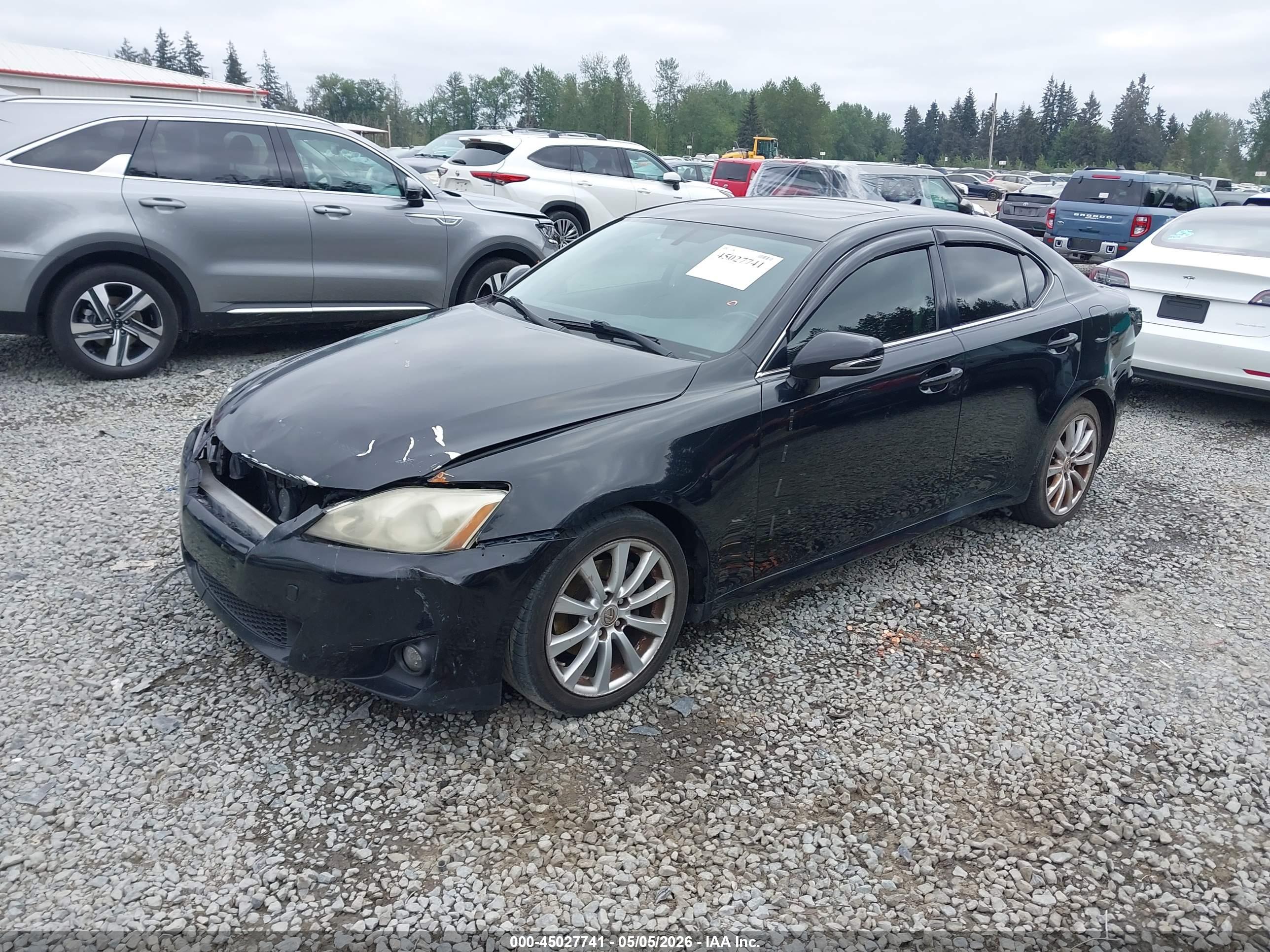 LEXUS IS image 2