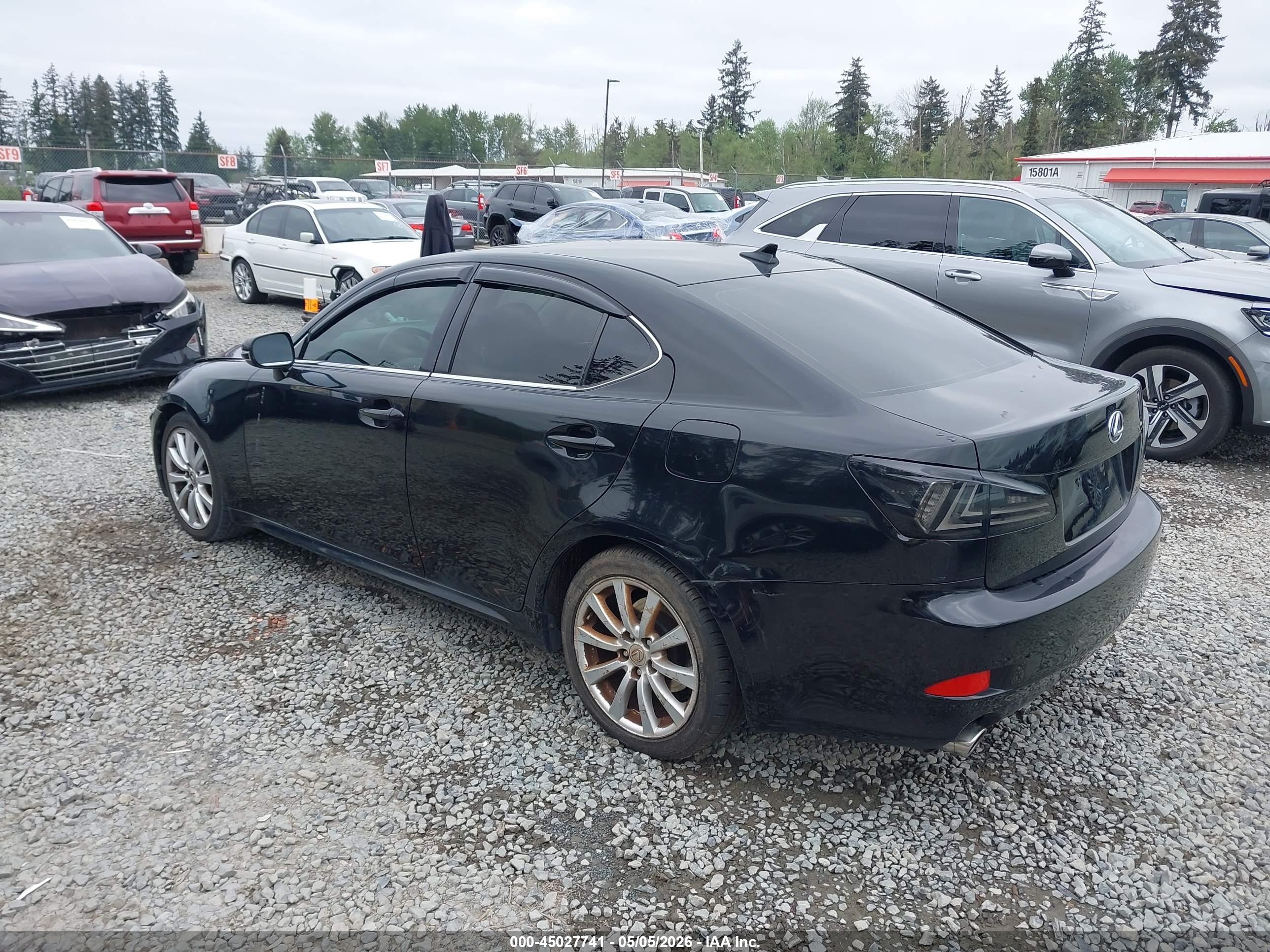 LEXUS IS image 3