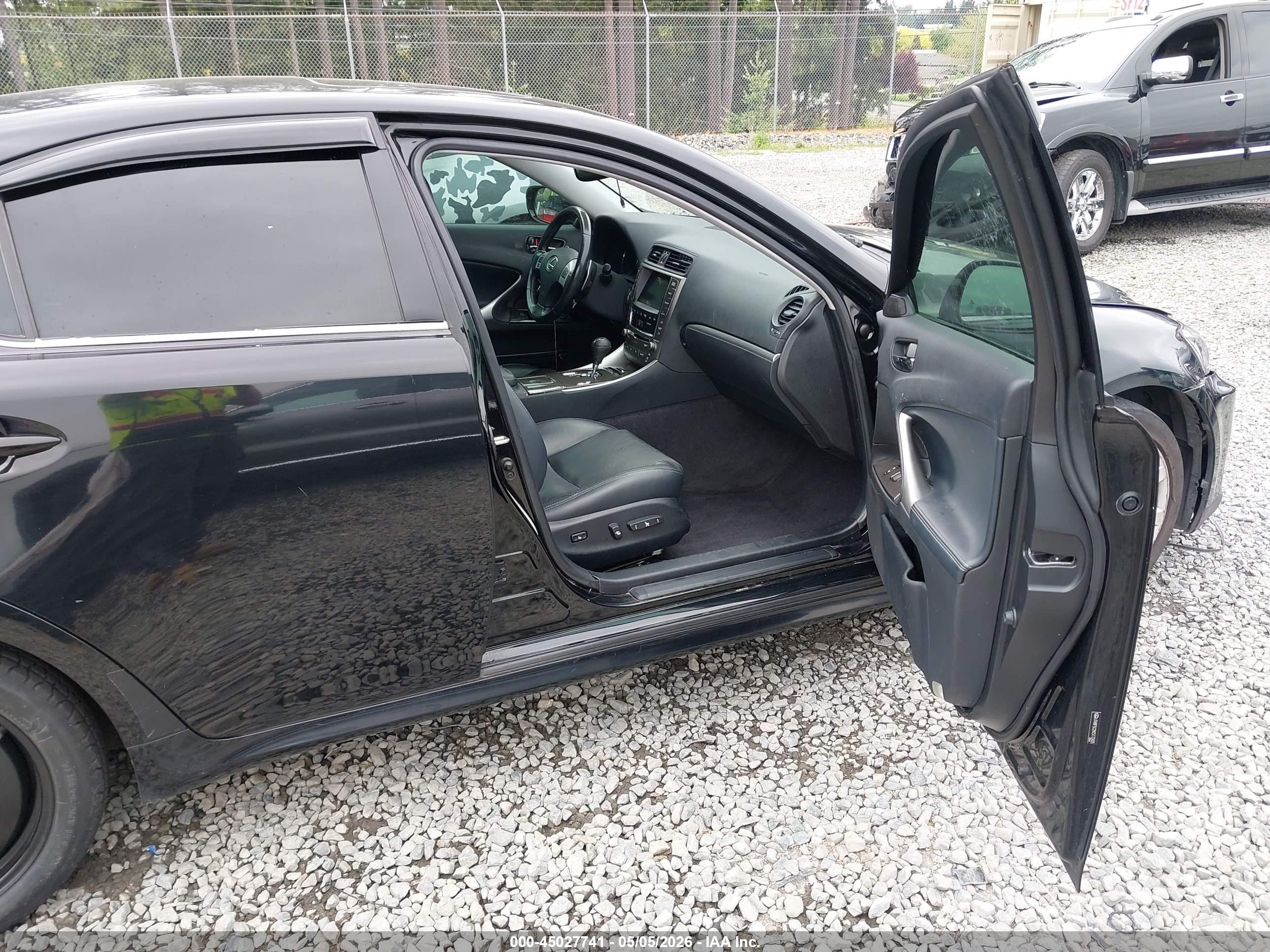 LEXUS IS image 5