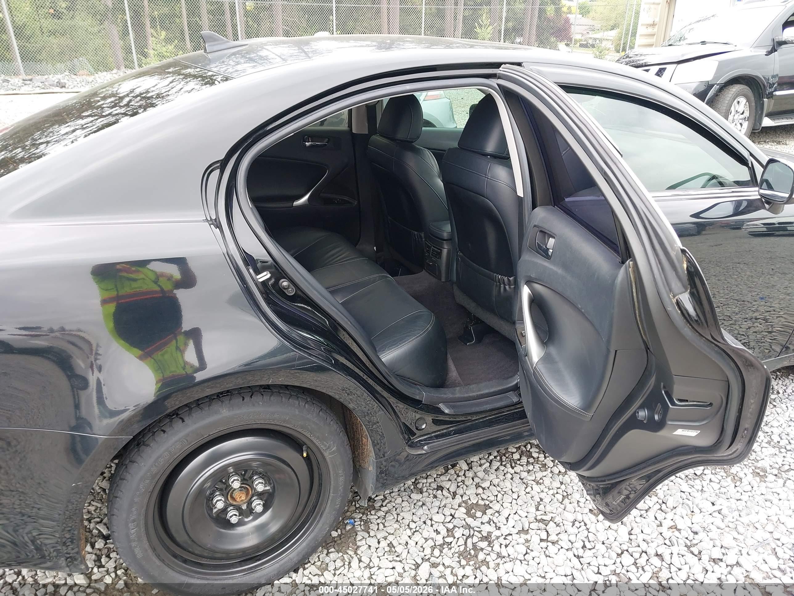 LEXUS IS image 8