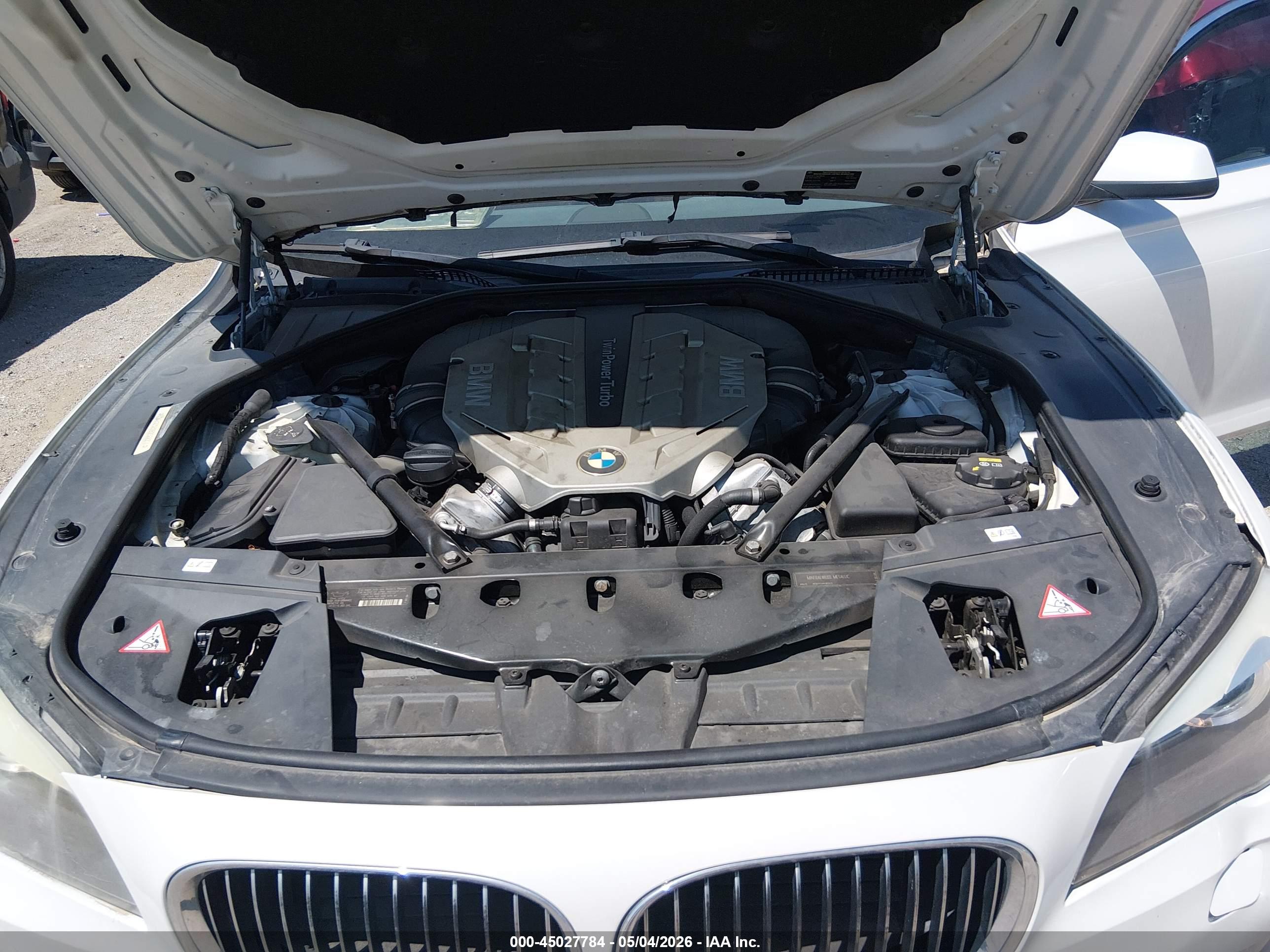BMW 750I image 10