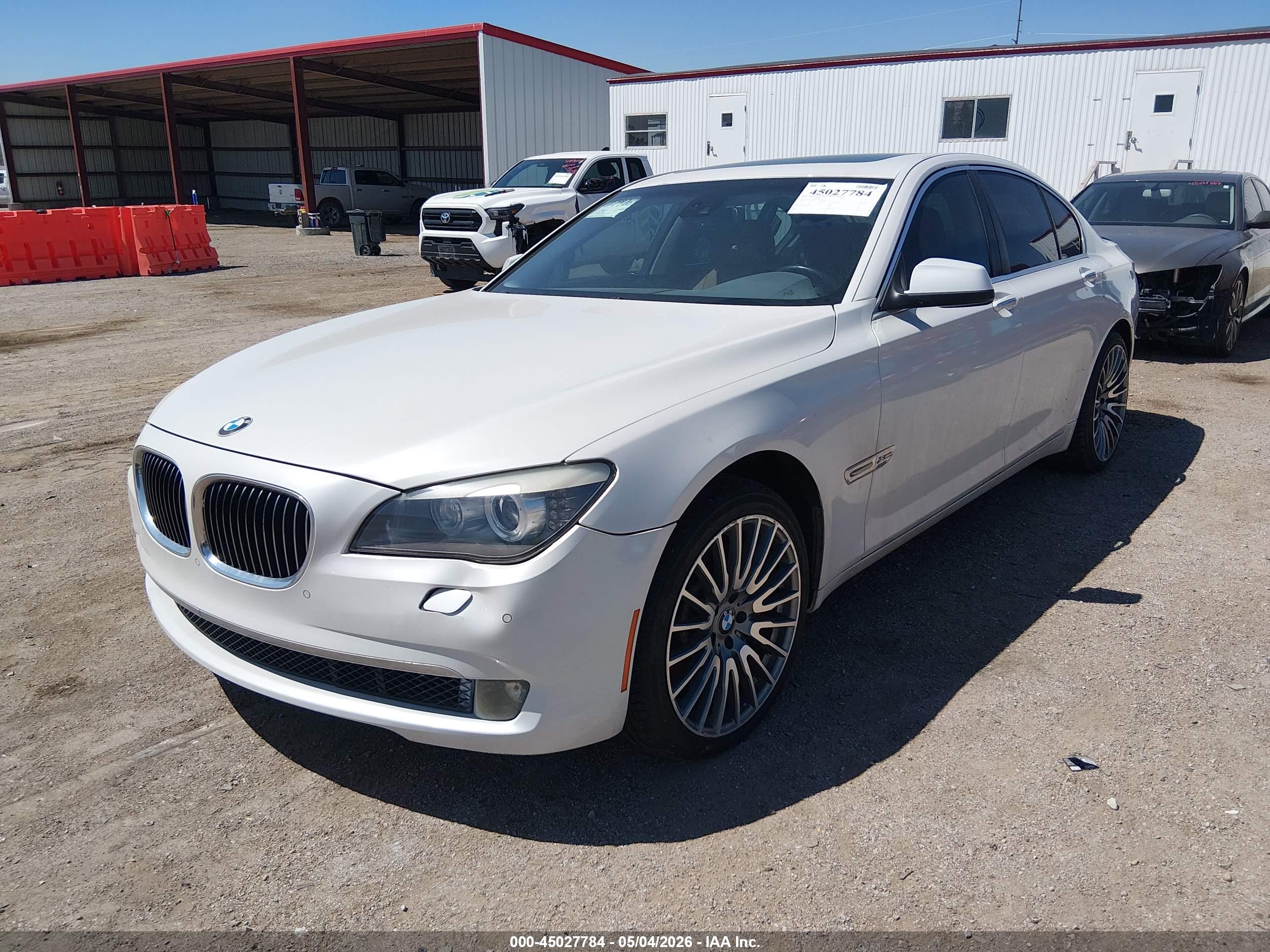 BMW 750I image 2