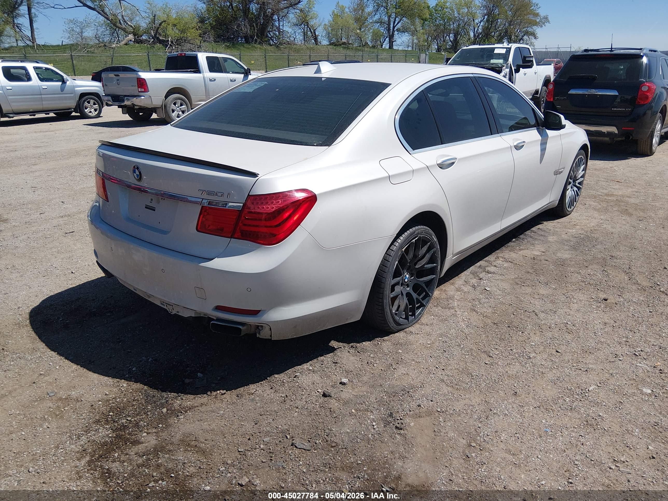 BMW 750I image 4
