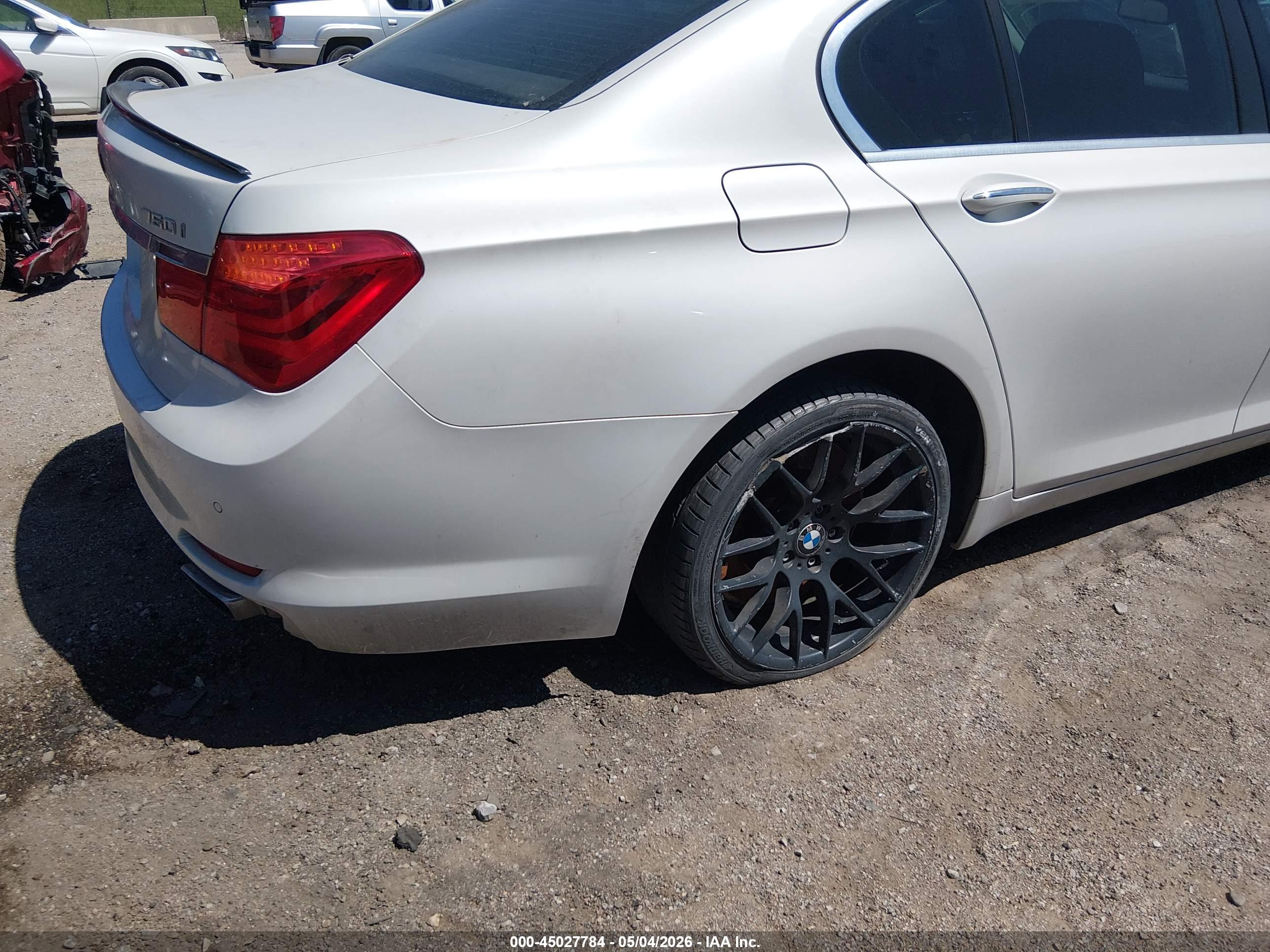 BMW 750I image 6