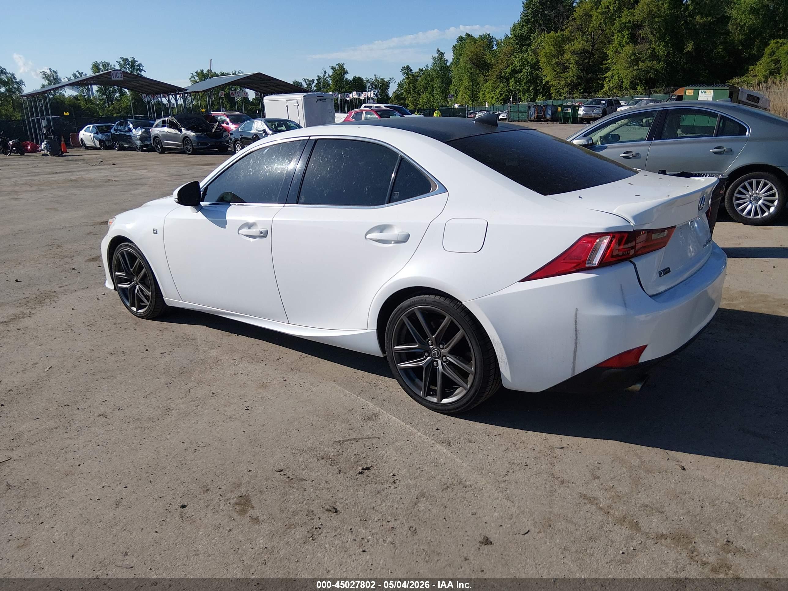 LEXUS IS image 3