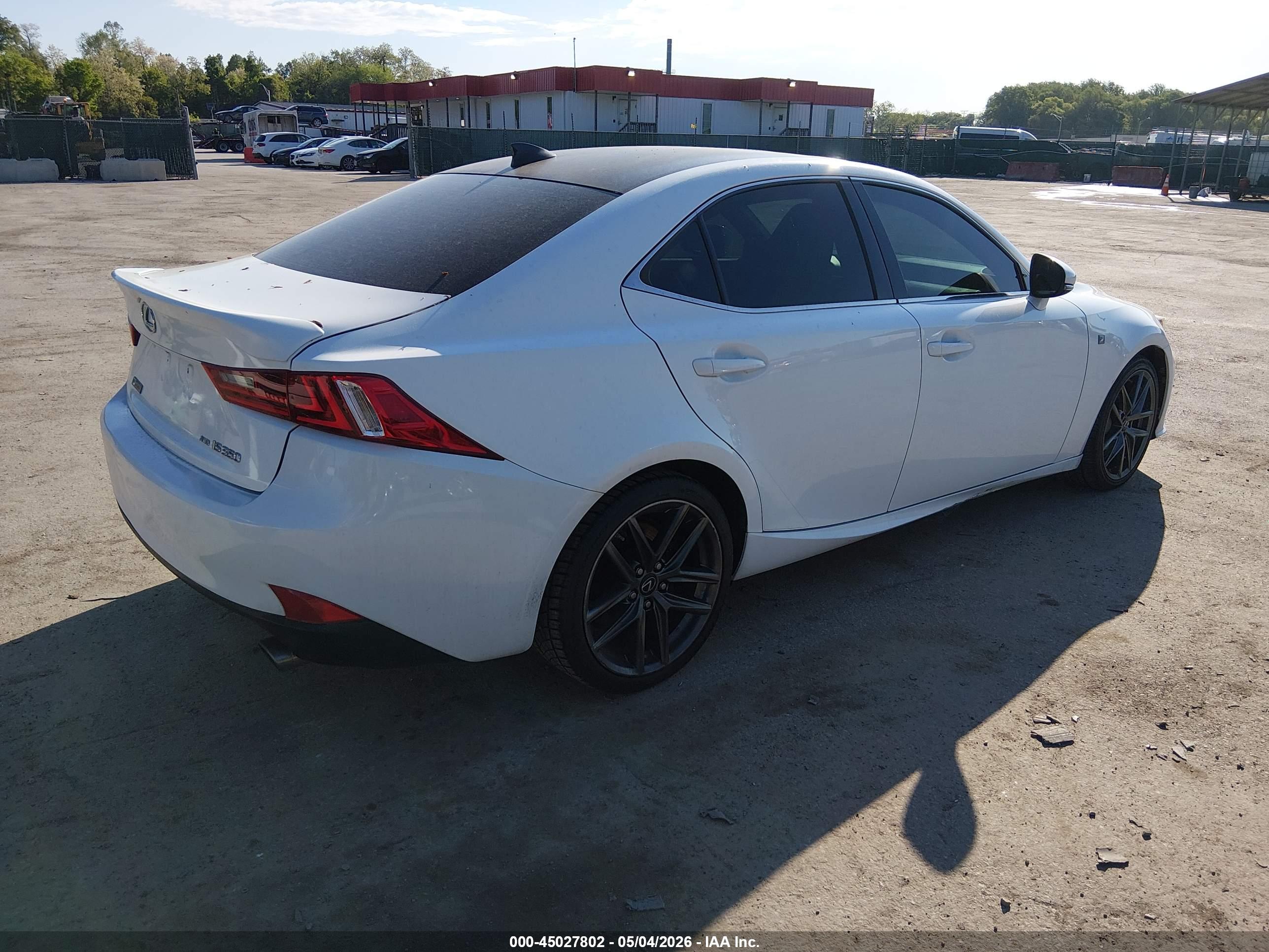 LEXUS IS image 4