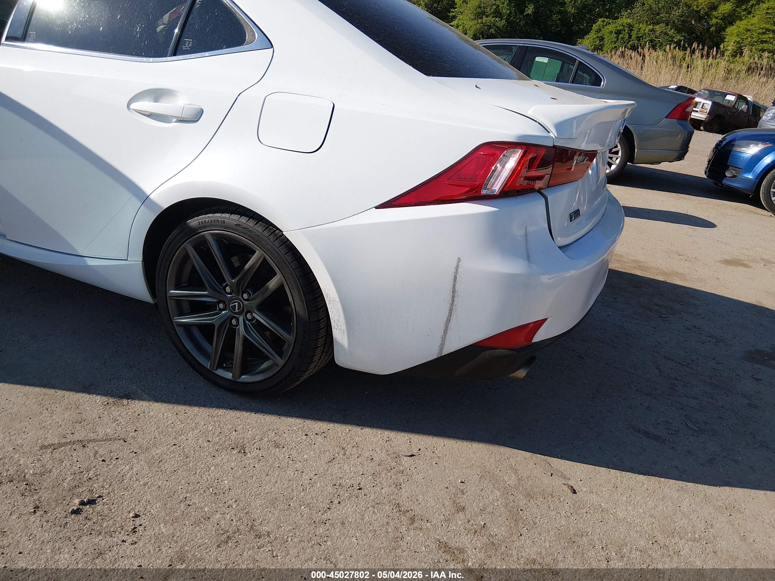 LEXUS IS image 6