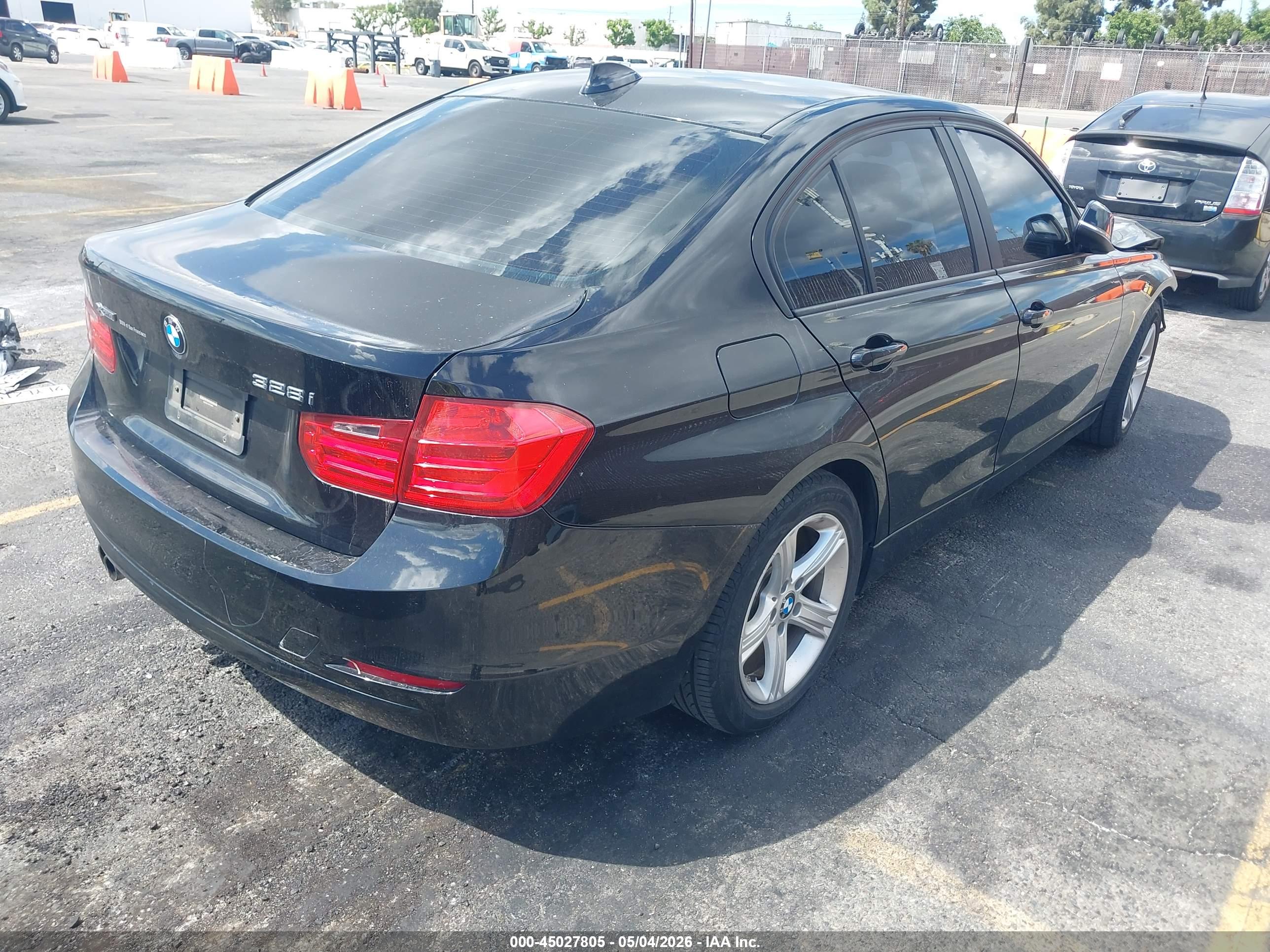 BMW 328I image 4