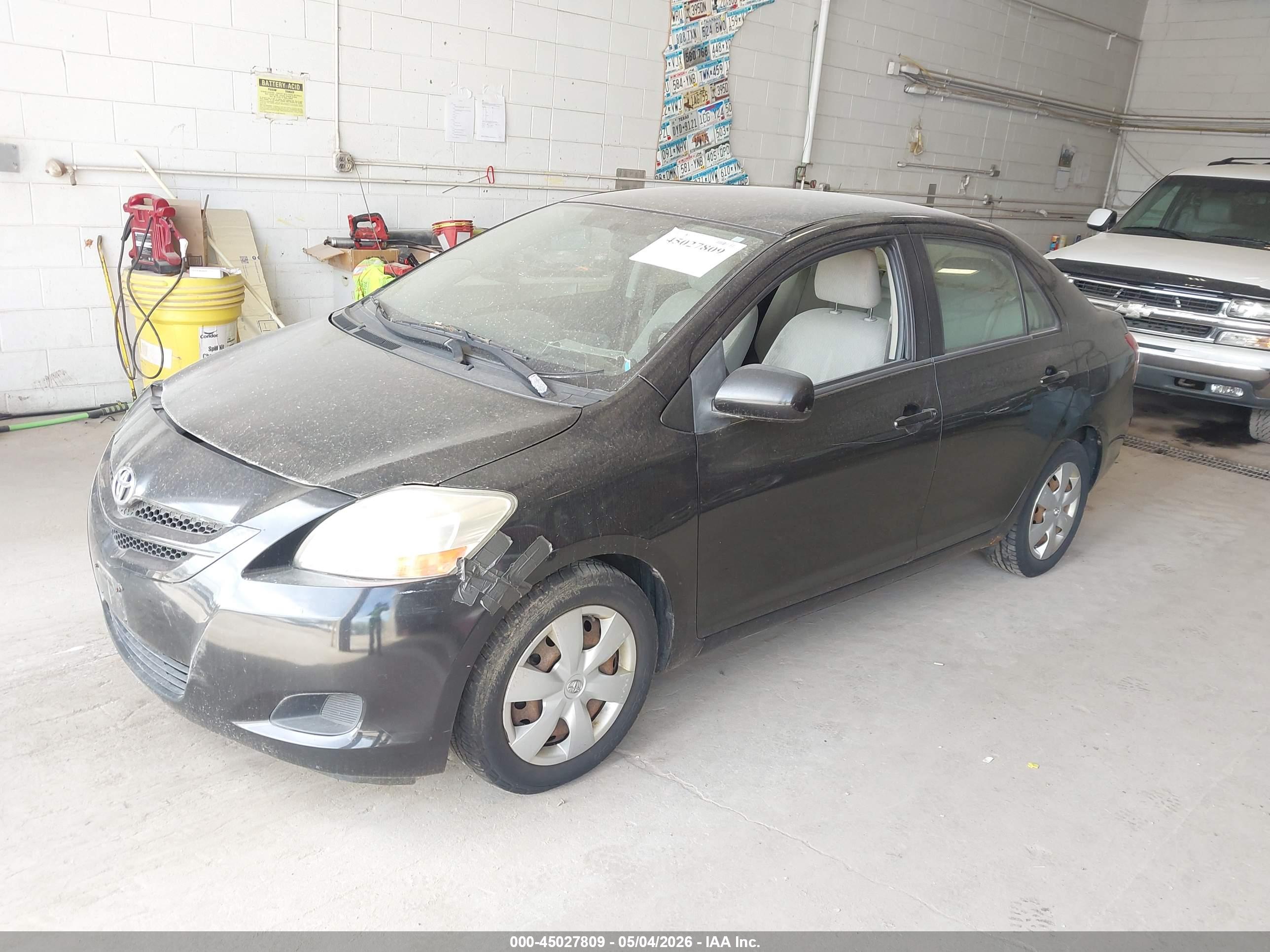 TOYOTA YARIS image 2