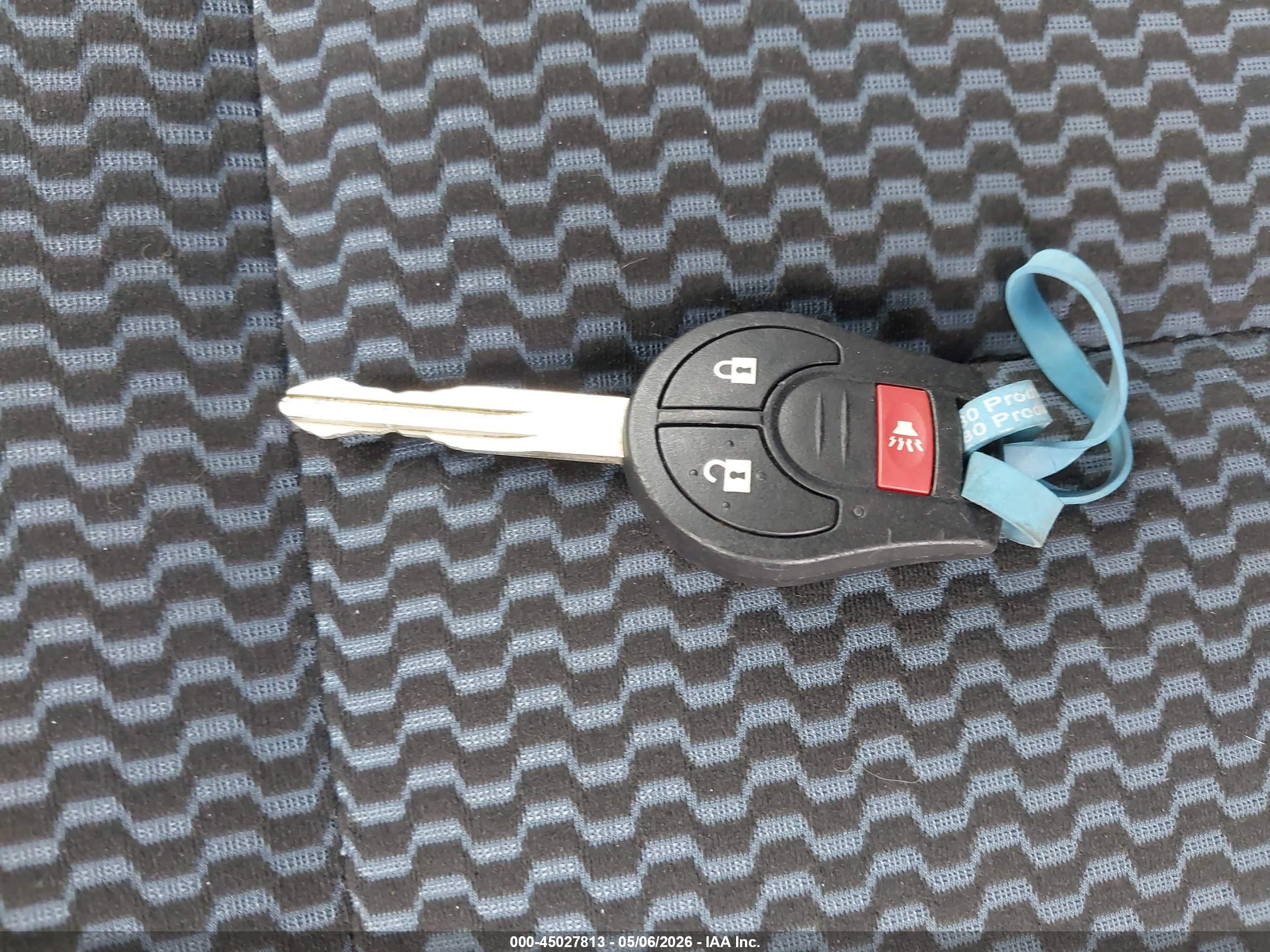 NISSAN VERSA image 11