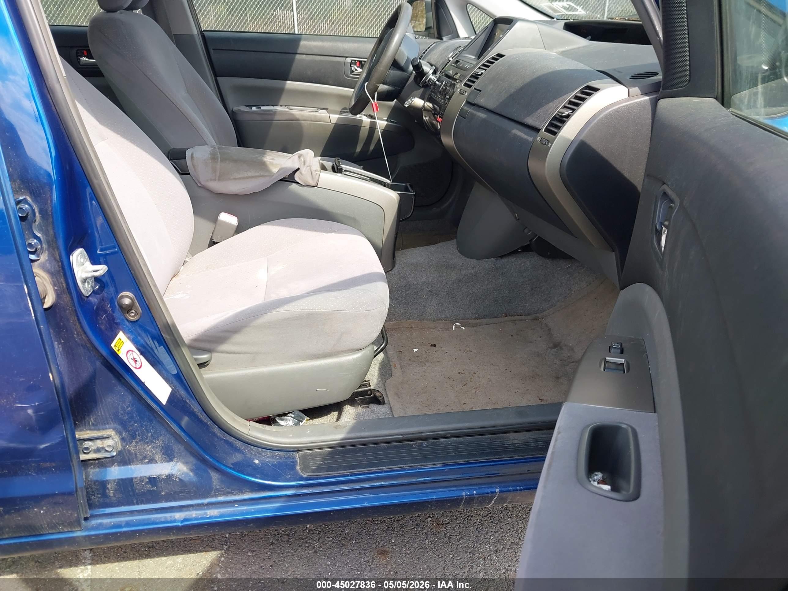 TOYOTA PRIUS image 5