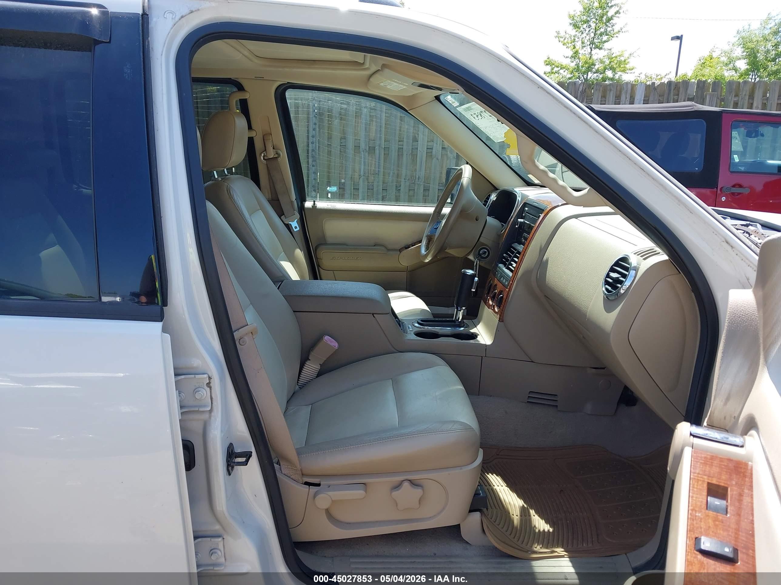 FORD EXPLORER image 5