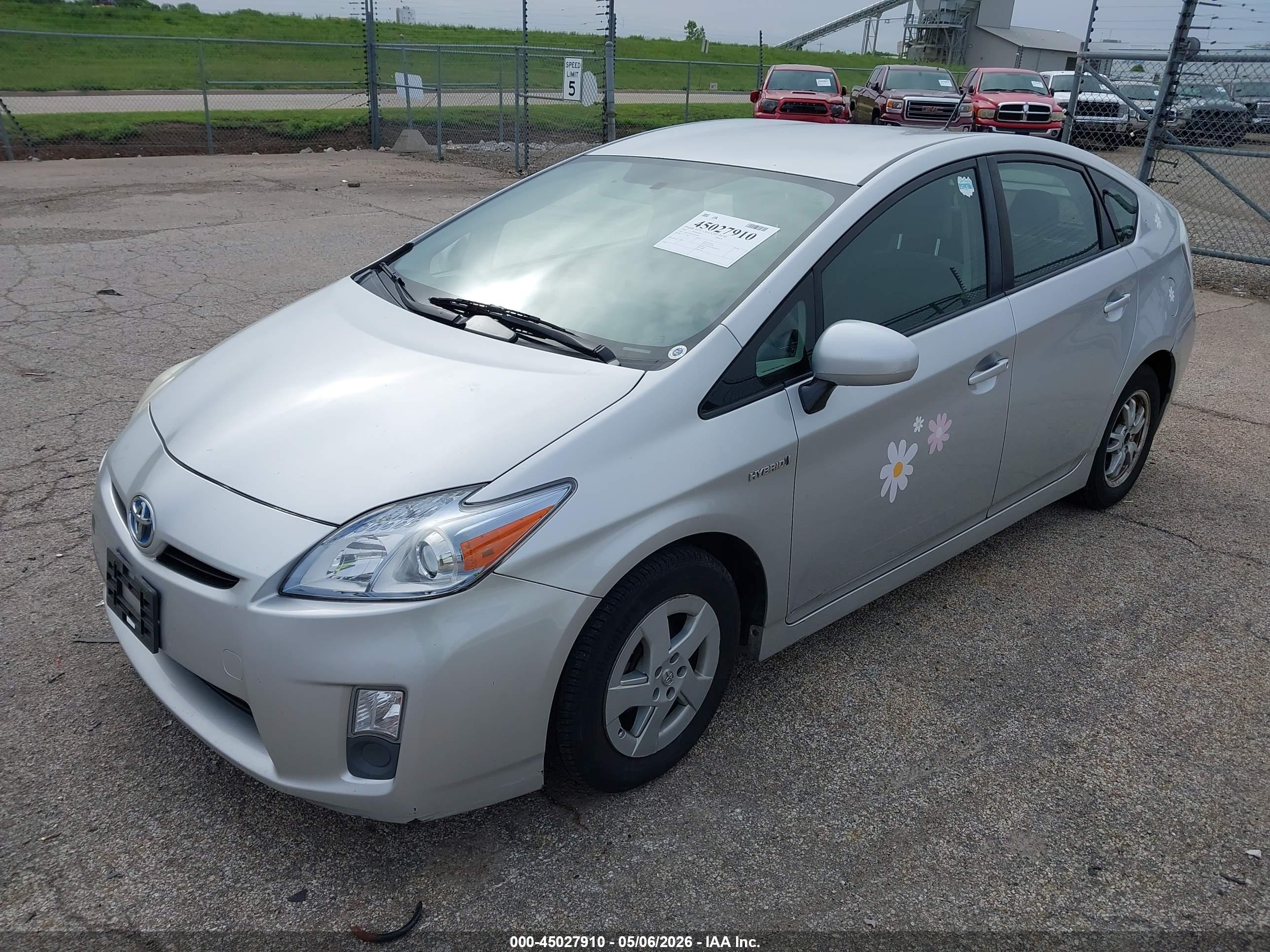 TOYOTA PRIUS image 2