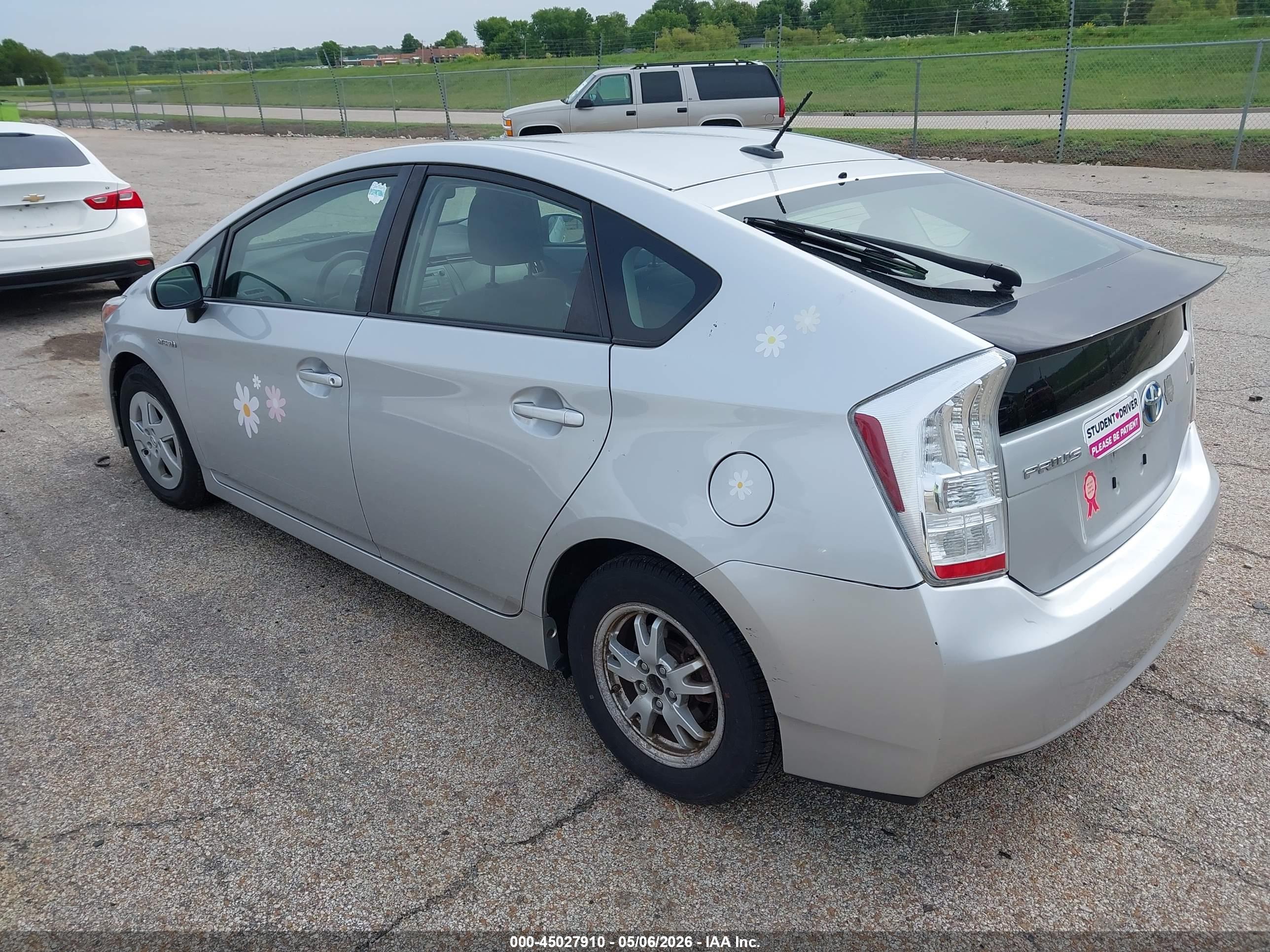 TOYOTA PRIUS image 3