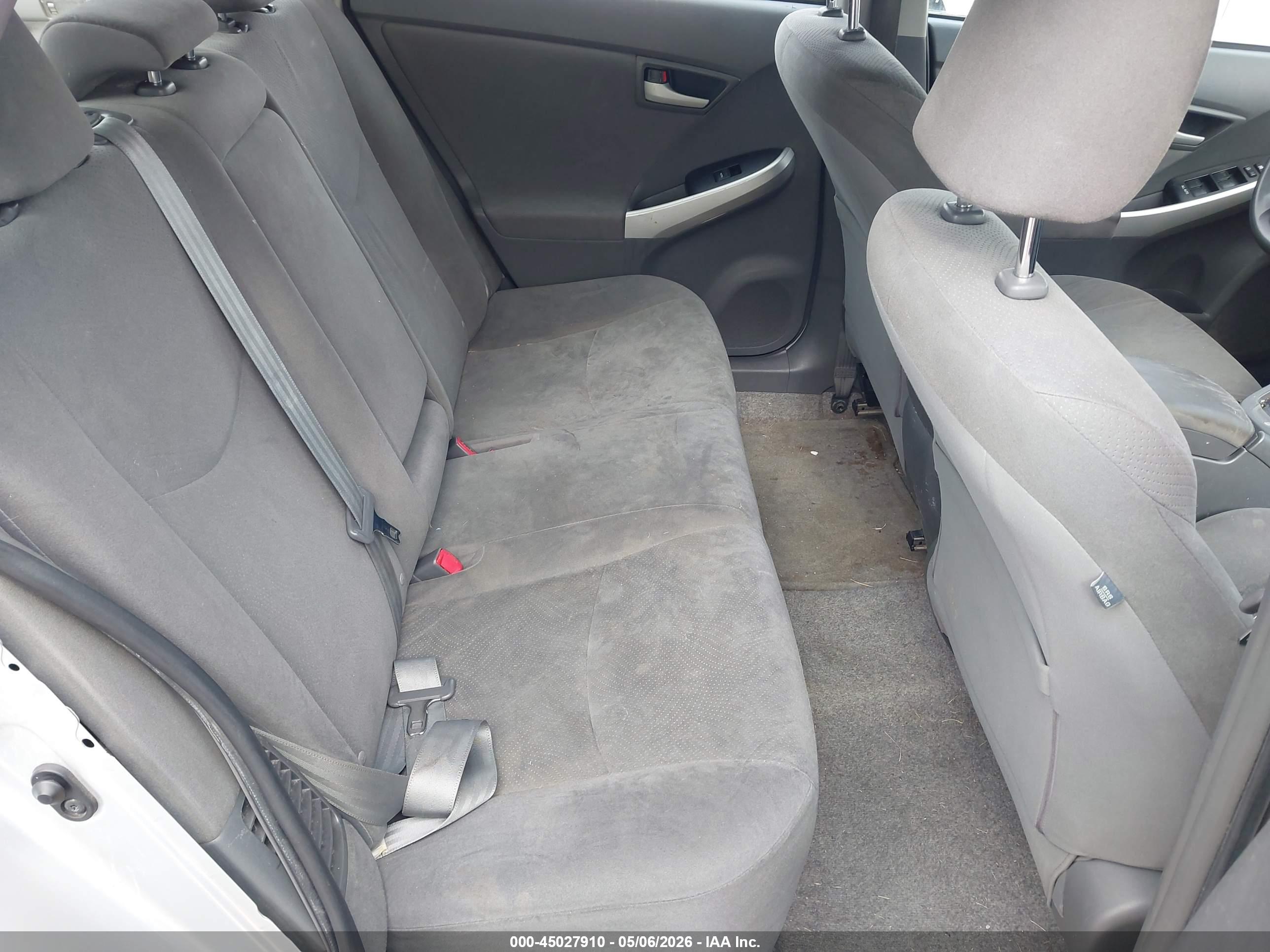 TOYOTA PRIUS image 8