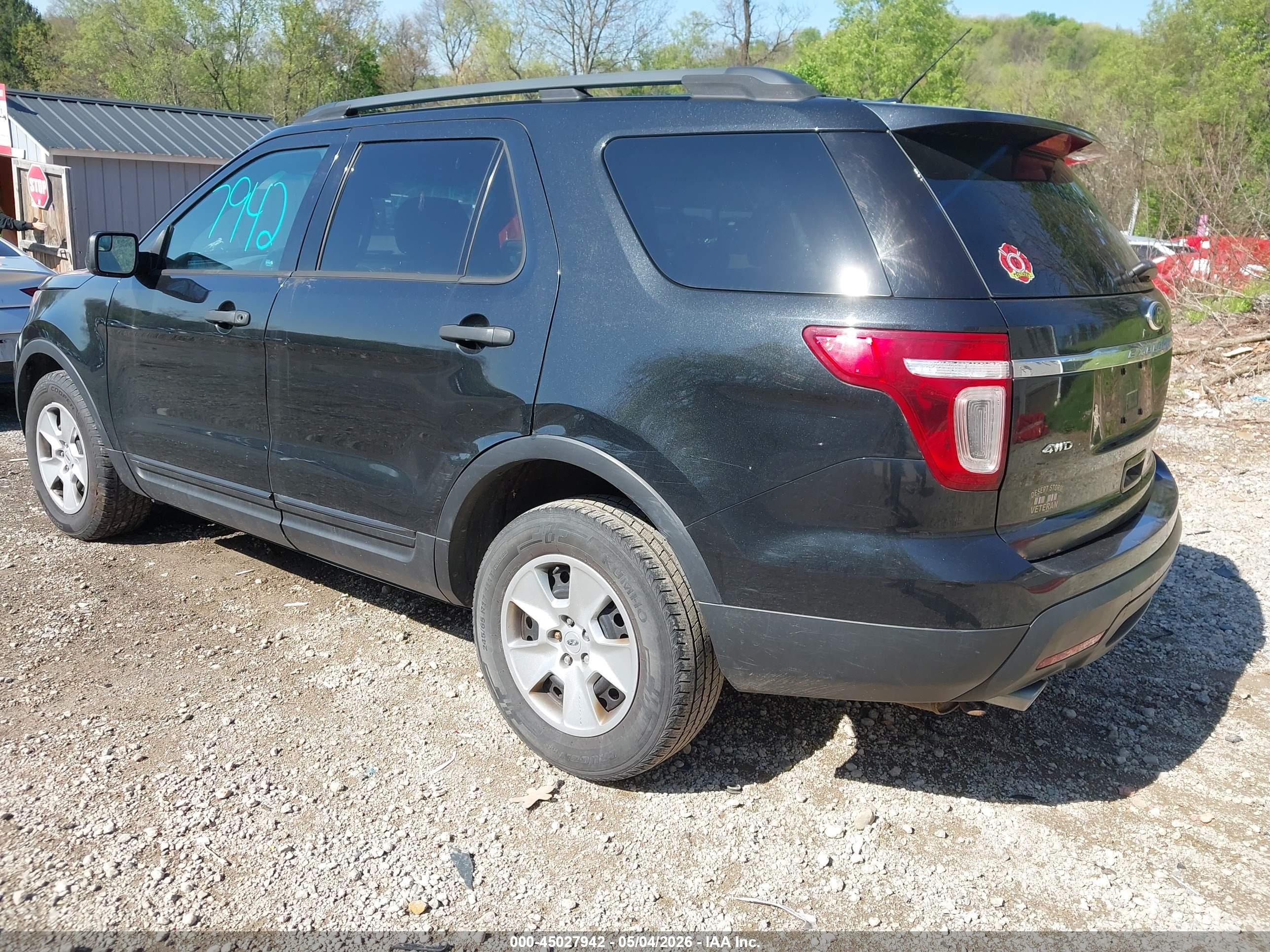 FORD EXPLORER image 3