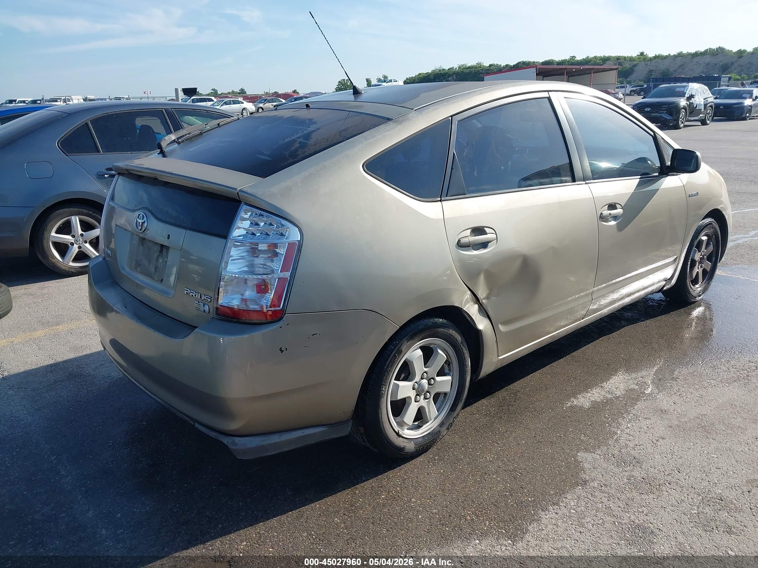 TOYOTA PRIUS image 4