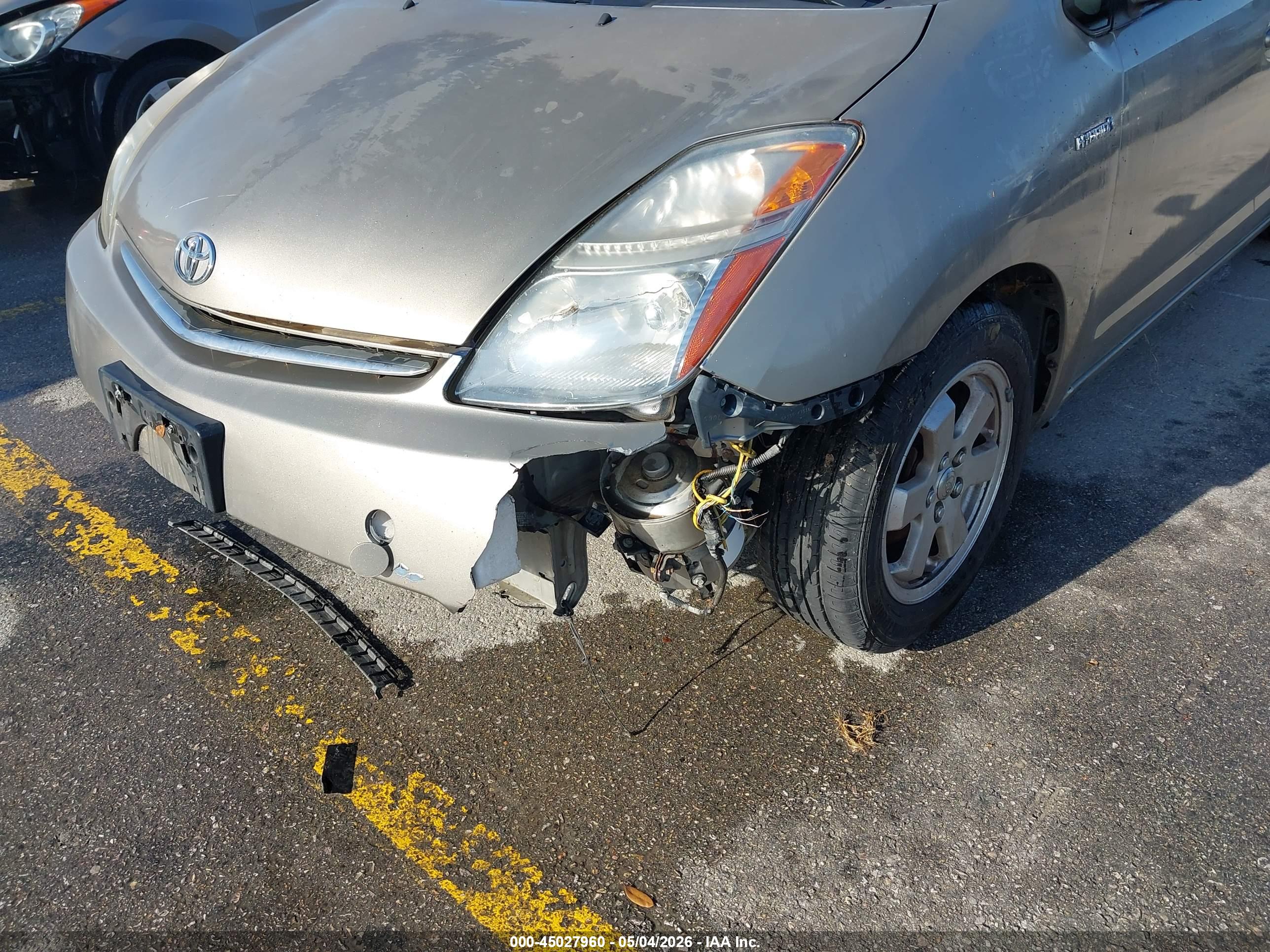 TOYOTA PRIUS image 6