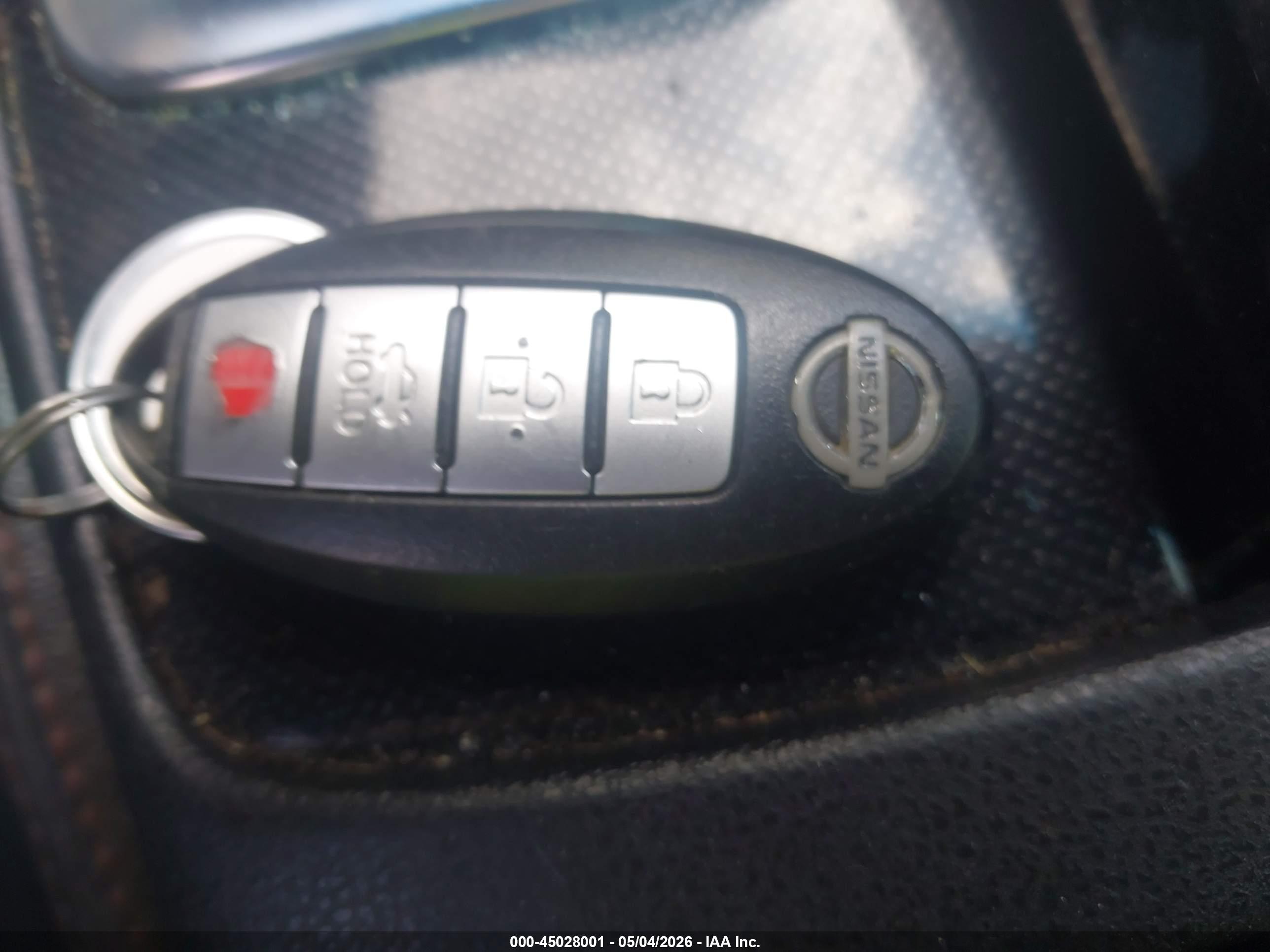 NISSAN MAXIMA image 11
