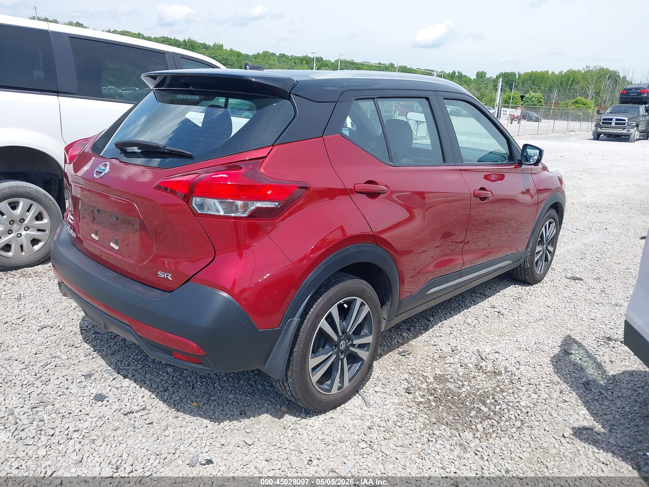 NISSAN KICKS image 4