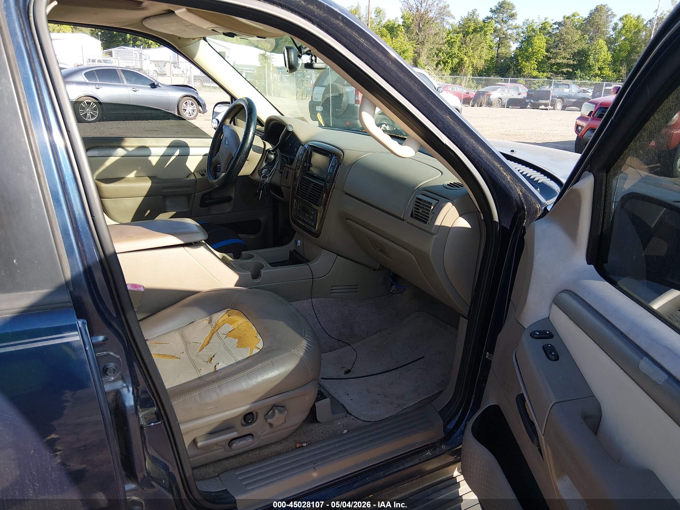 FORD EXPLORER image 5